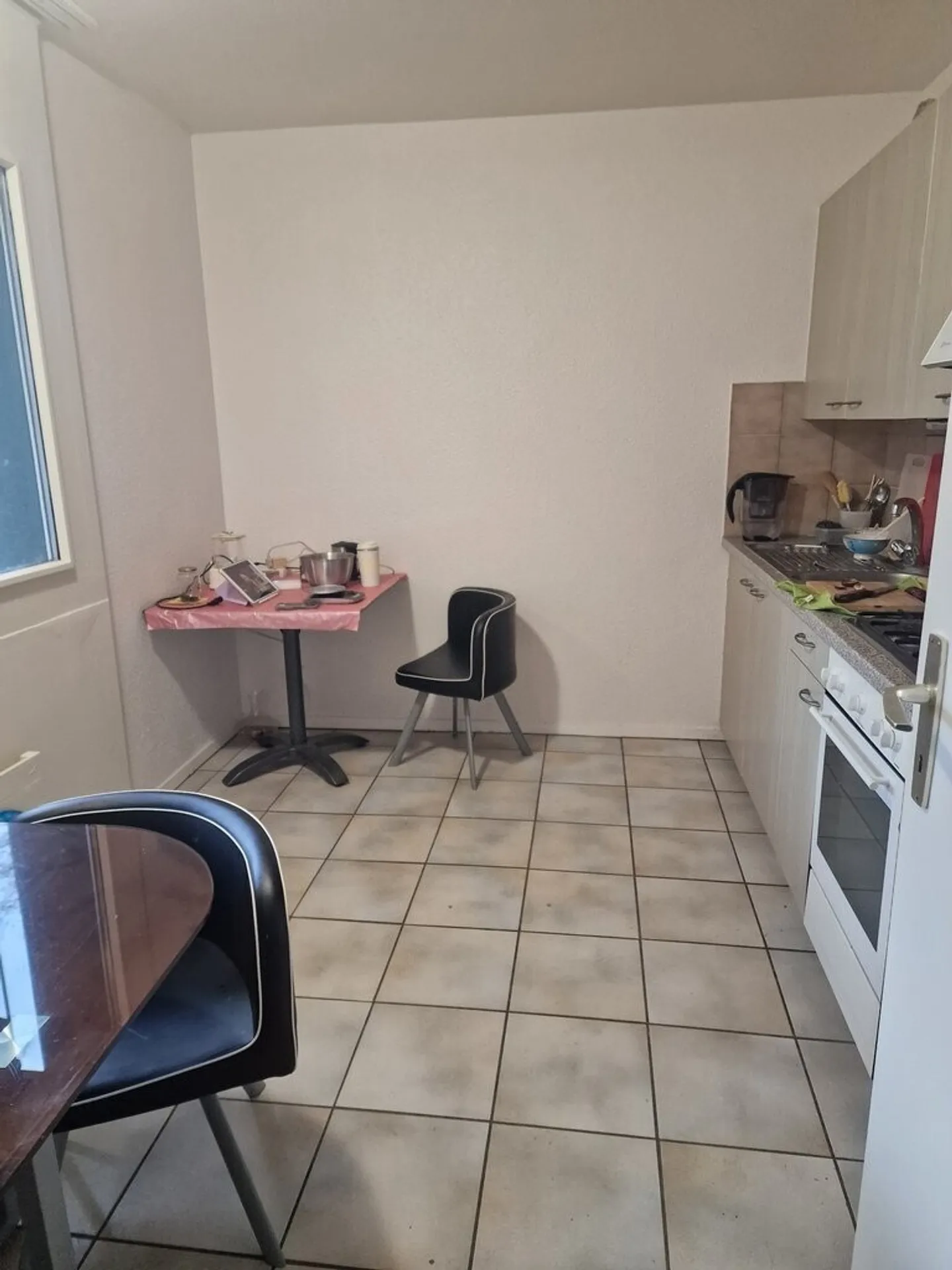Magnifico alloggio situato in una zona verde! - Foto 3 di 5