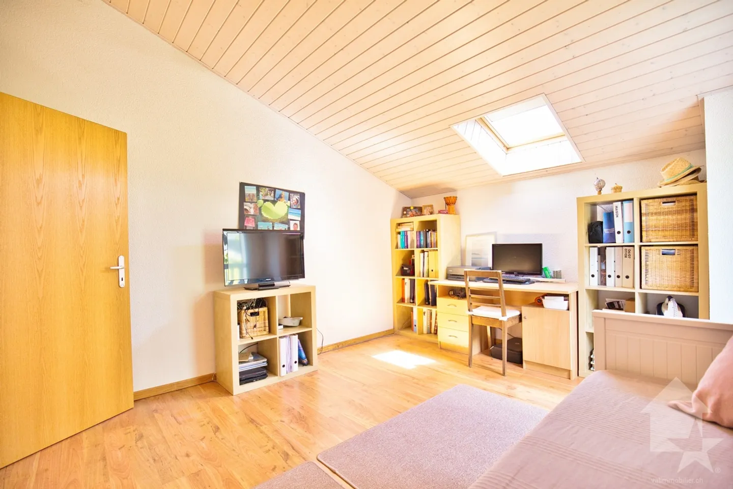 Magnificent semi-detached house by the garage - Photo 17 of 45