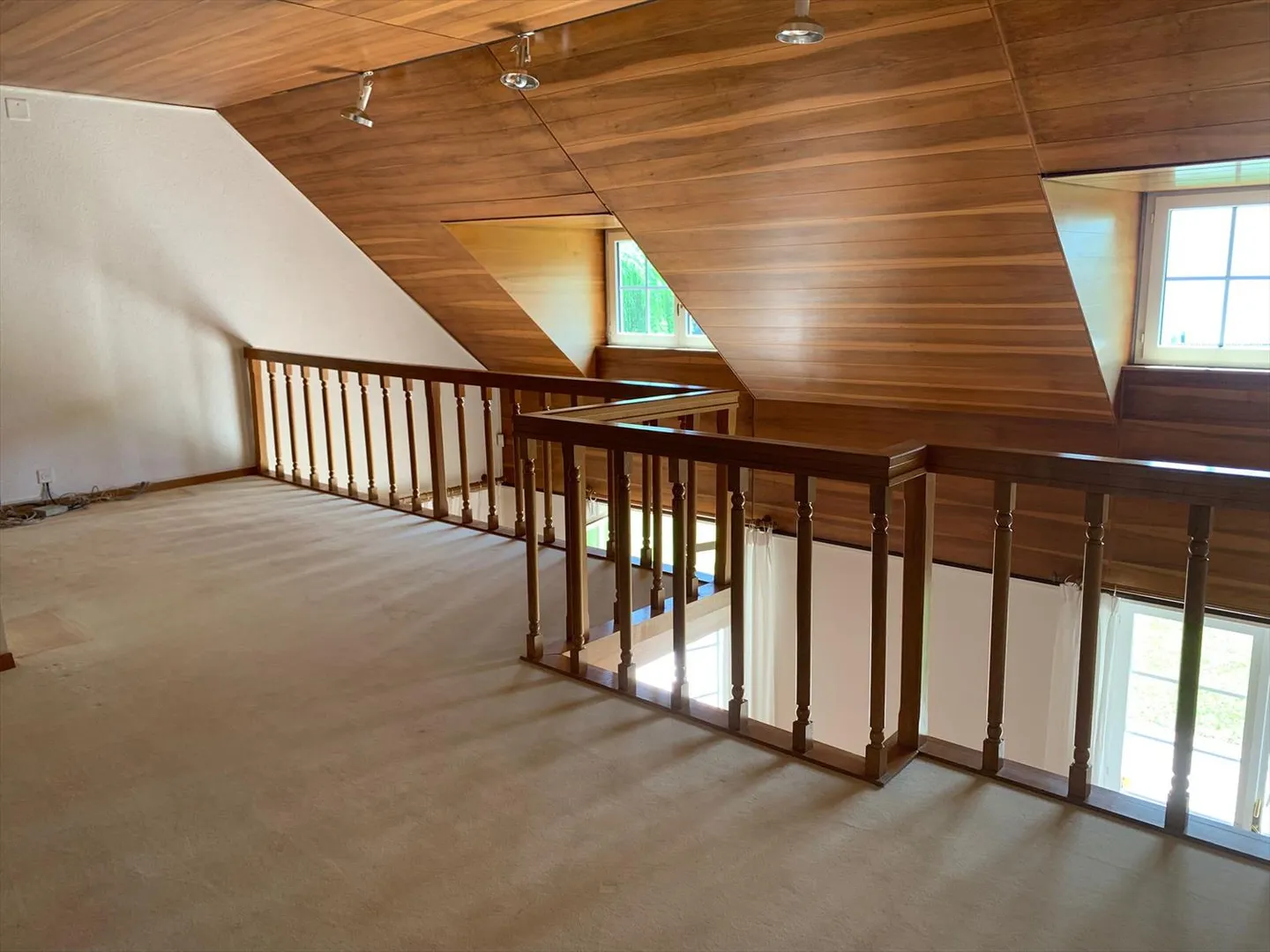 Magnificent villa renovated with all comforts, with indoor/outdoor swimming pool, terrace and tree-lined garden - Photo 7 of 13