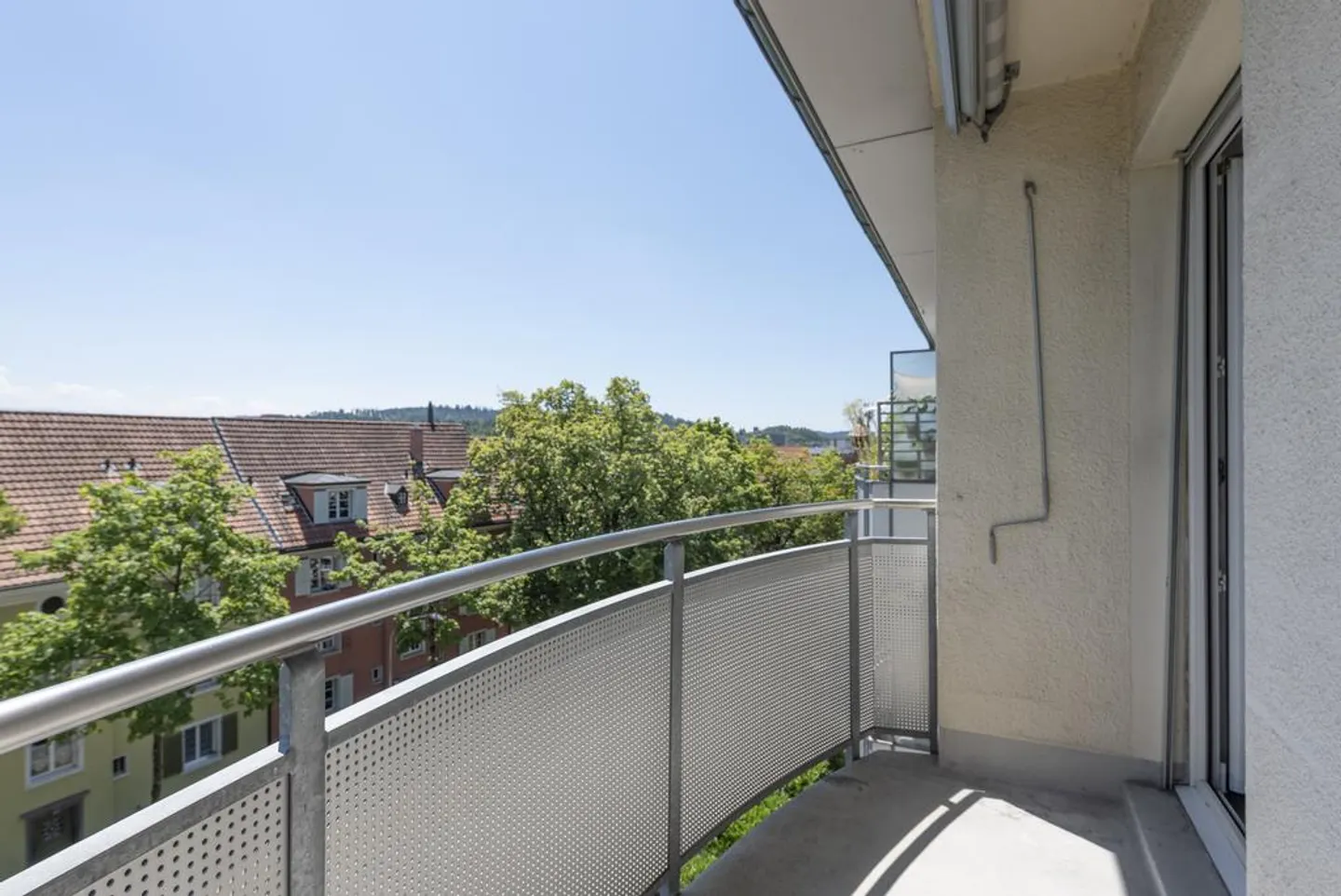RENT WITHOUT DEPOSIT - Quiet residential area in a central location - Photo 10 of 12