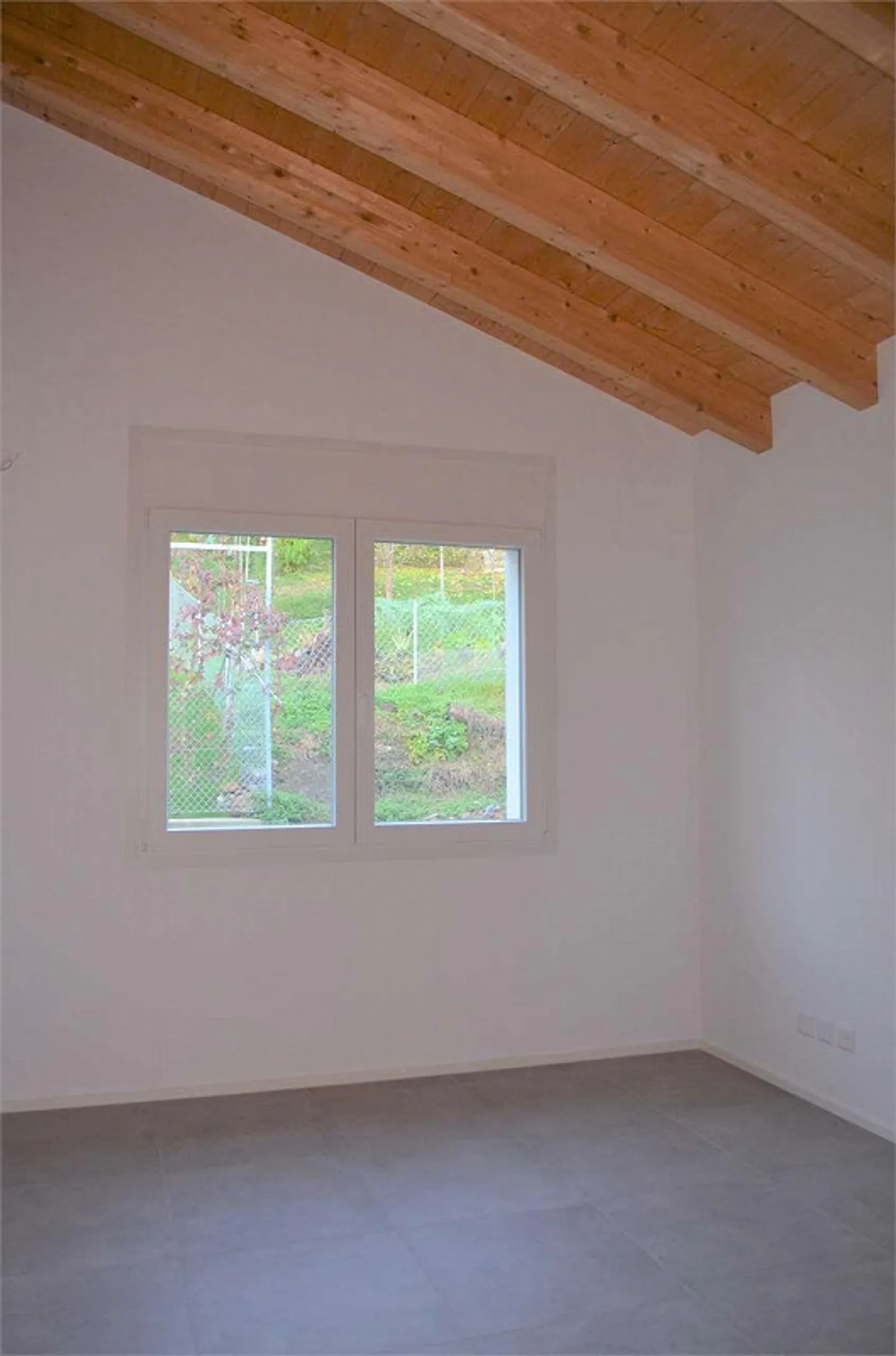 Duplex-Villa con 4,5 stanze e giardino, circondata dal verde a Curio - Foto 10 di 13
