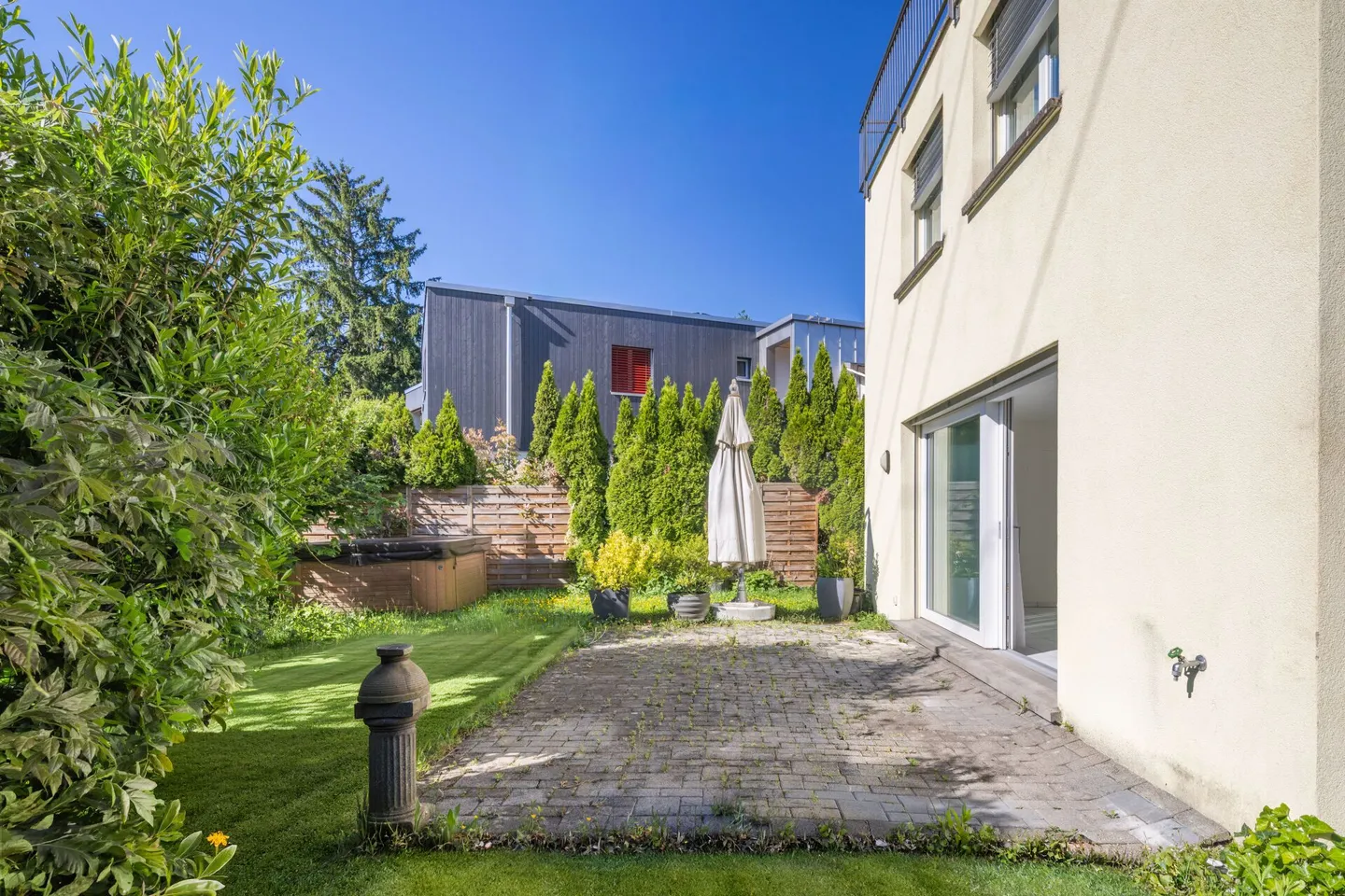 Detached single-family house in a central location in Wettingen - Photo 2 of 11