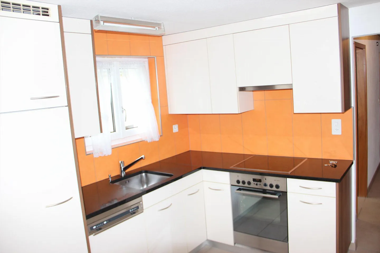 Appartement 2,5 pièces avec grand balcon et chambre supplémentaire - Photo 5 sur 7