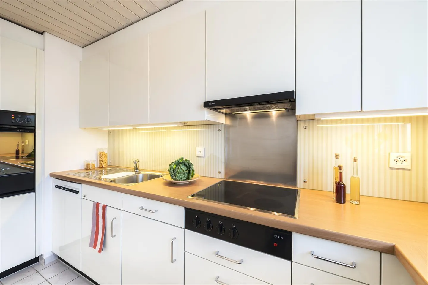 Wohnung mit Parkettboden und schönem, besonnten Balkon - Foto 3 von 13