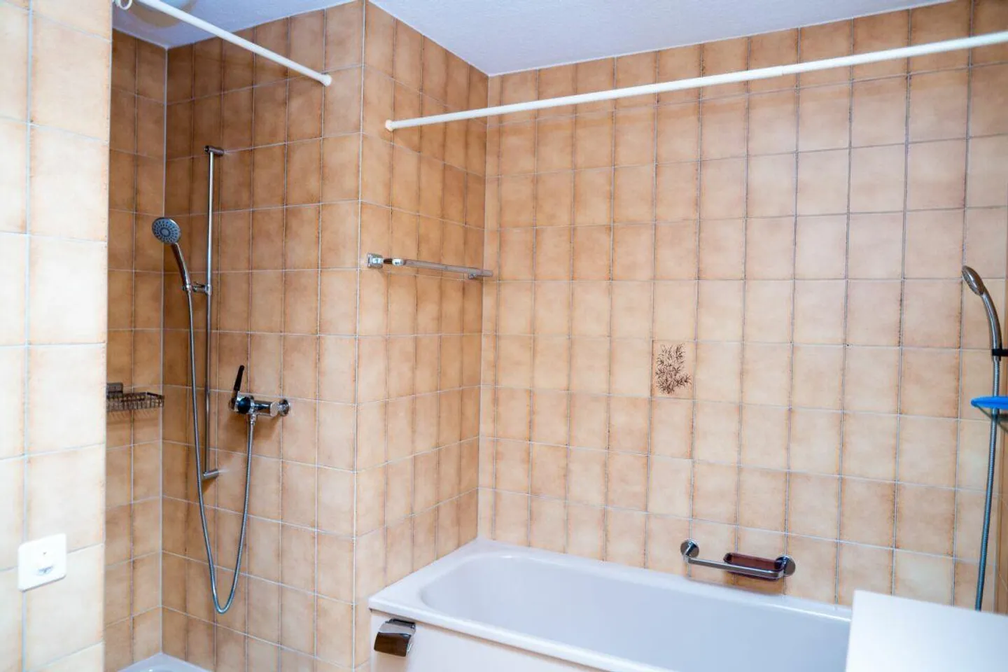 Temporary Rental - Family-Friendly Row House - Photo 7 of 11