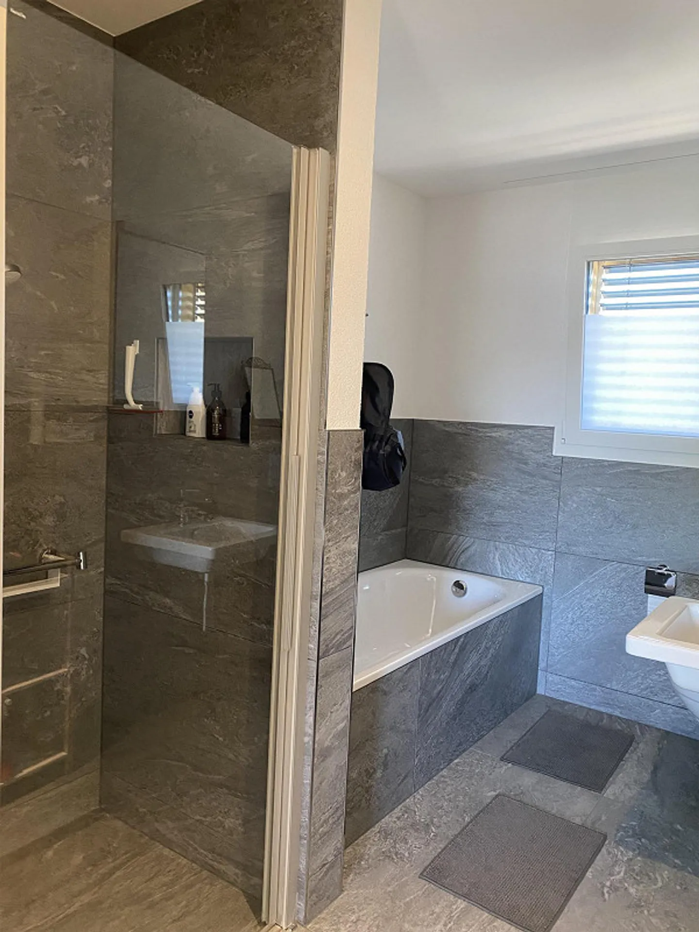 Attico moderno di 2,5 stanze con vista panoramica a Feldbrunnen - Foto 11 di 15