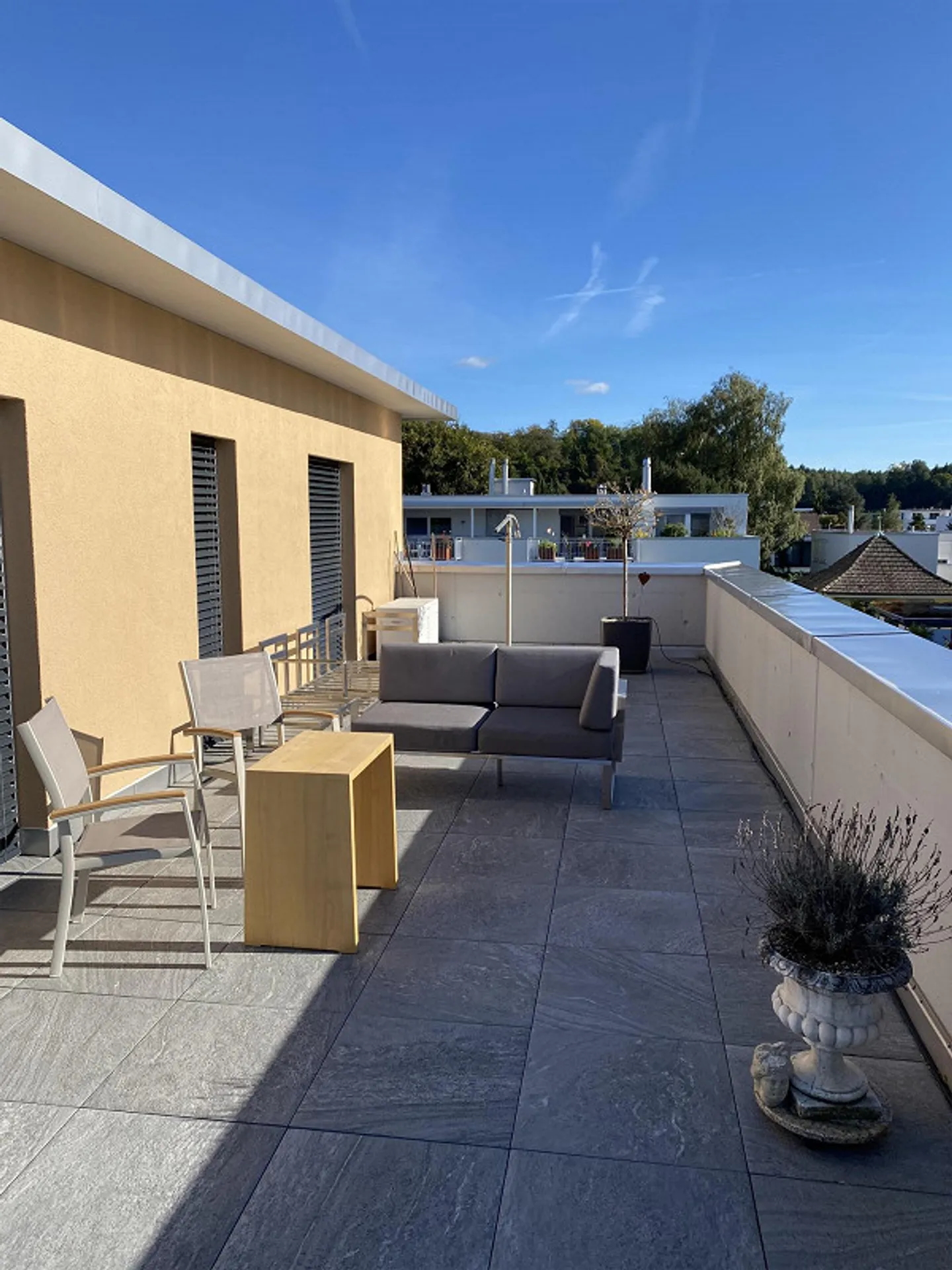 Attico moderno di 2,5 stanze con vista panoramica a Feldbrunnen - Foto 14 di 15