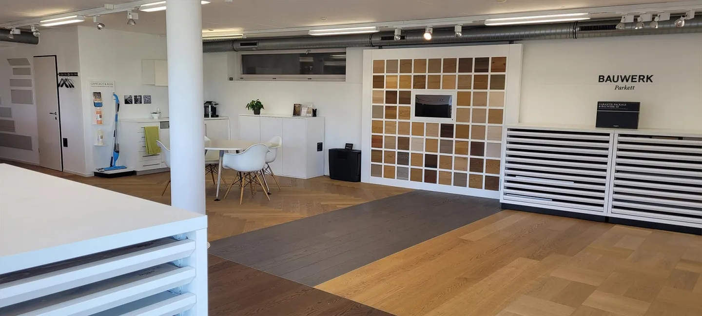 Exhibition/office space for rent at M-Parc - Photo 4 of 6