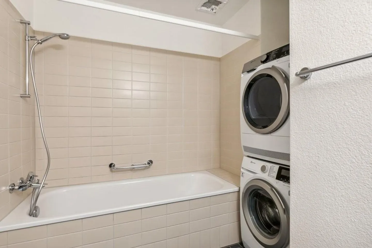 Living close to nature at the gates of Zurich - Photo 6 of 8