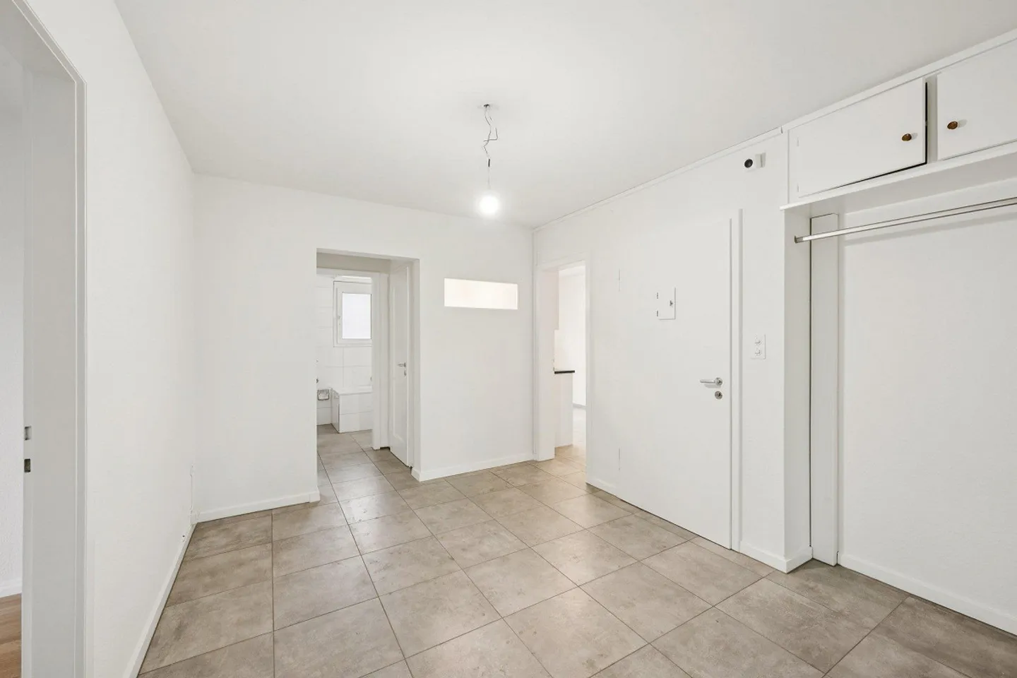 Renovierte Wohnung in Binningen - Foto 2 von 15