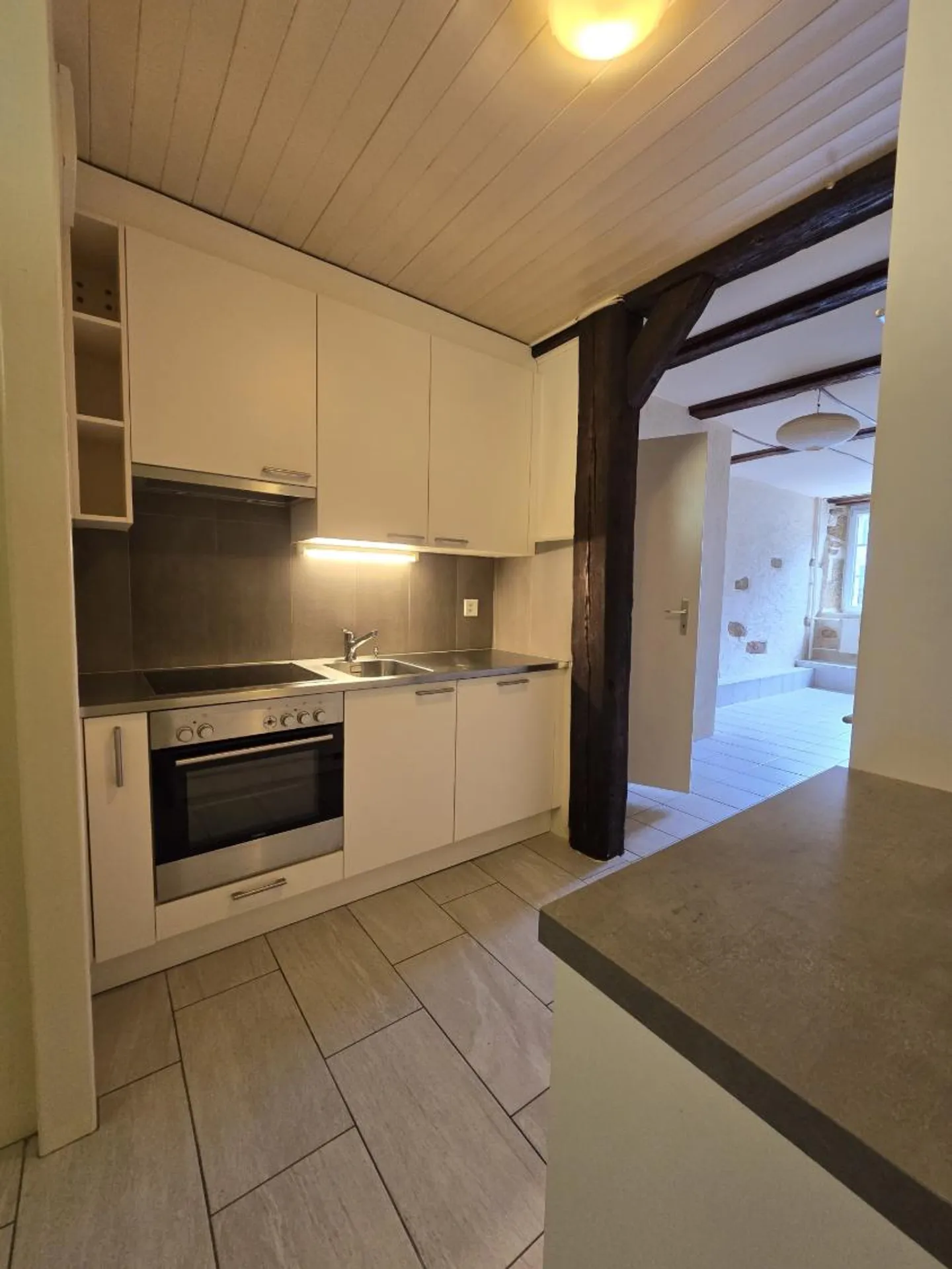 2-room apartment - Photo 2 of 10