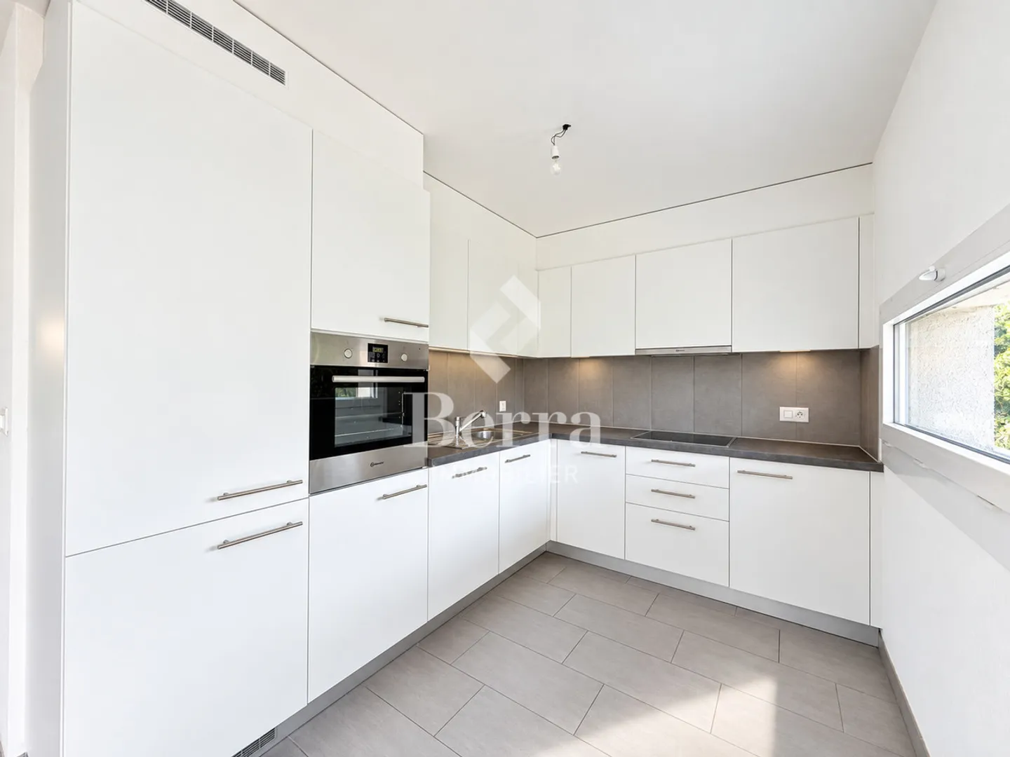 4,5 Zimmer im Erdgeschoss sofort verfügbar - Foto 4 von 17