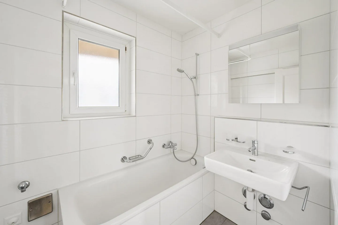 Renovierte Wohnung in Binningen - Foto 4 von 15
