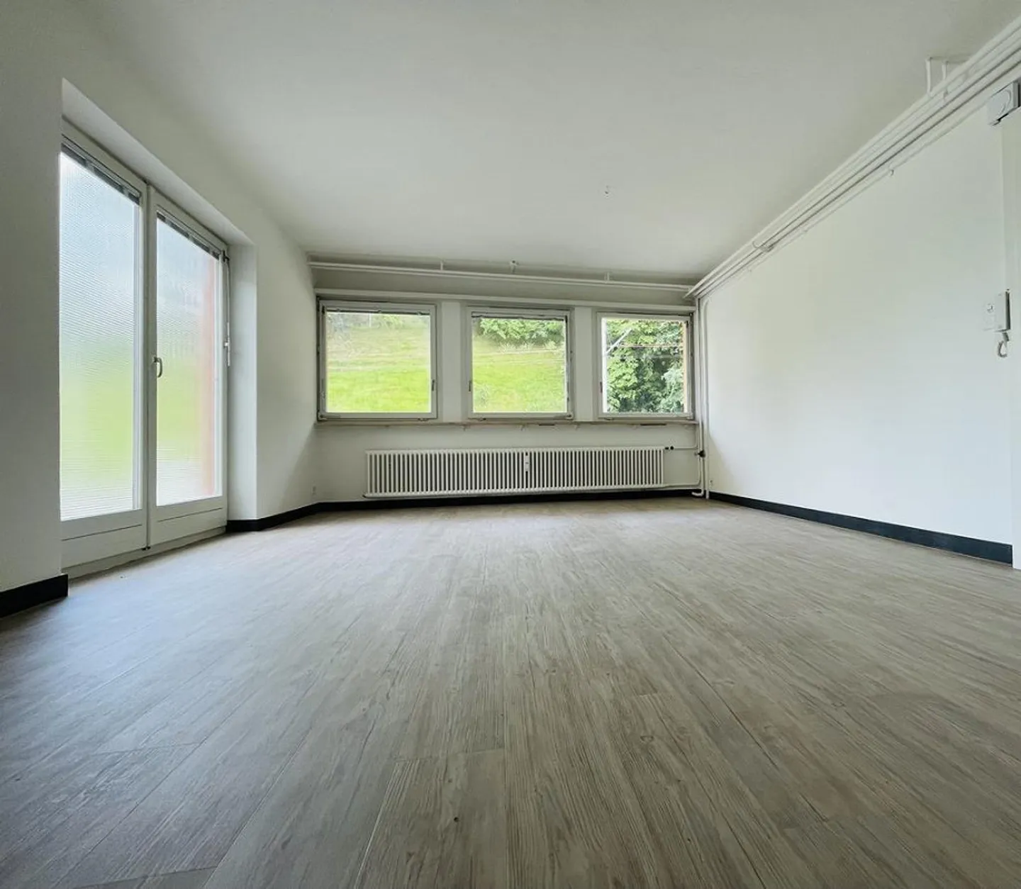 Bureau / Atelier / Stockage (50m2 Rez-de-chaussée) - Calme, Lumineux, dans le Vert Gundeli - Photo 2 sur 6