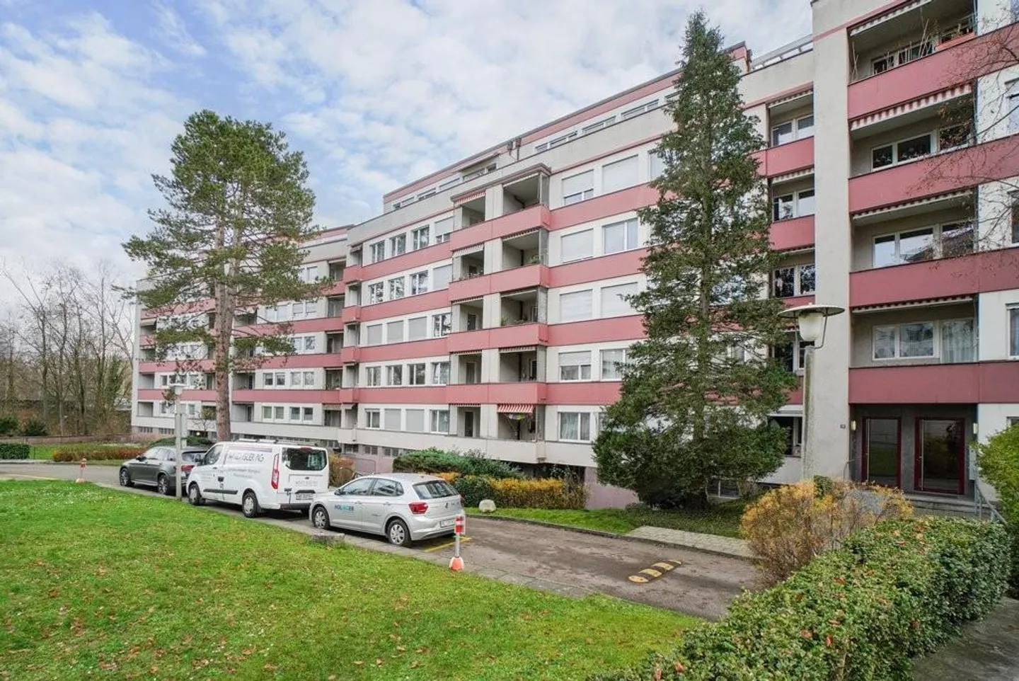 Casa nel bel Binningen - Vicino alla città ma verde - Foto 1 di 12