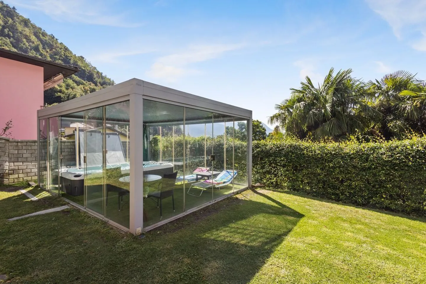 Villa mit Swimmingpool und rustikalem - Foto 7 von 13