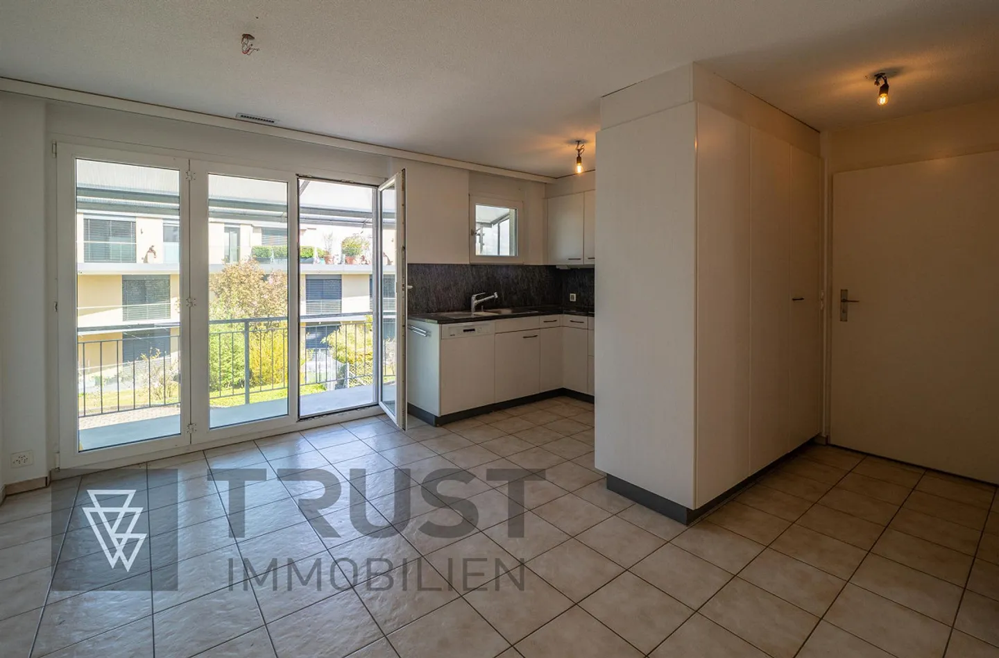 Family House in Wädenswil - Photo 2 of 11