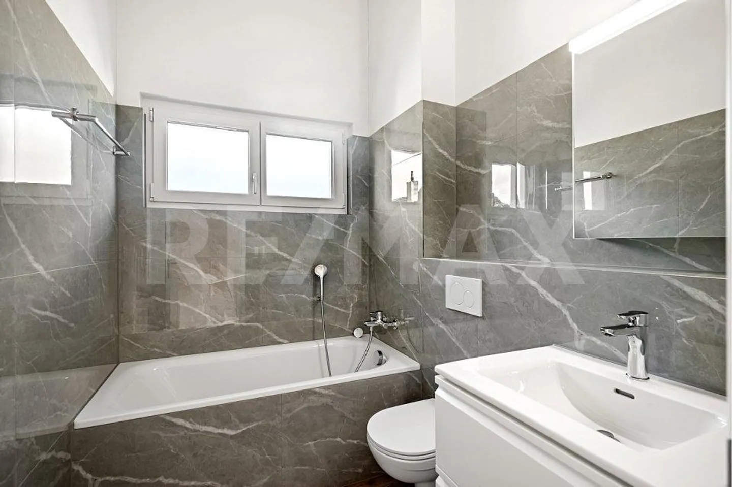 Casa a schiera moderna a Münchenwiler - Foto 9 di 11