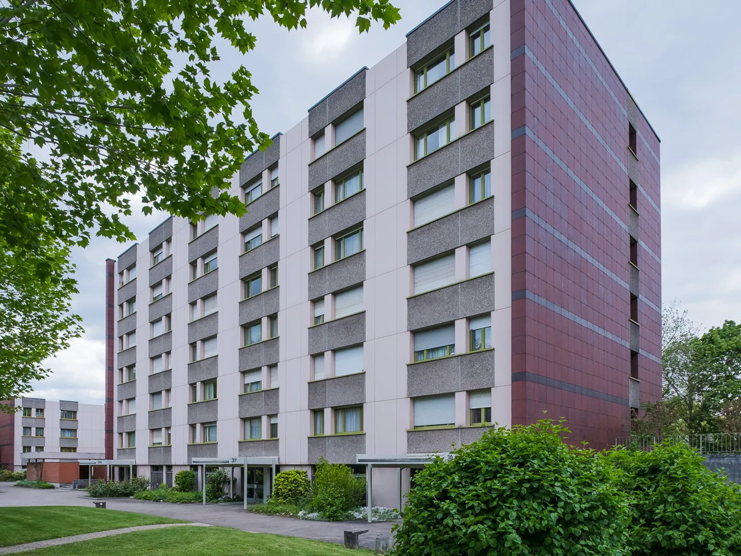 Living in a popular residential area of Muttenz! - Photo 1 of 6