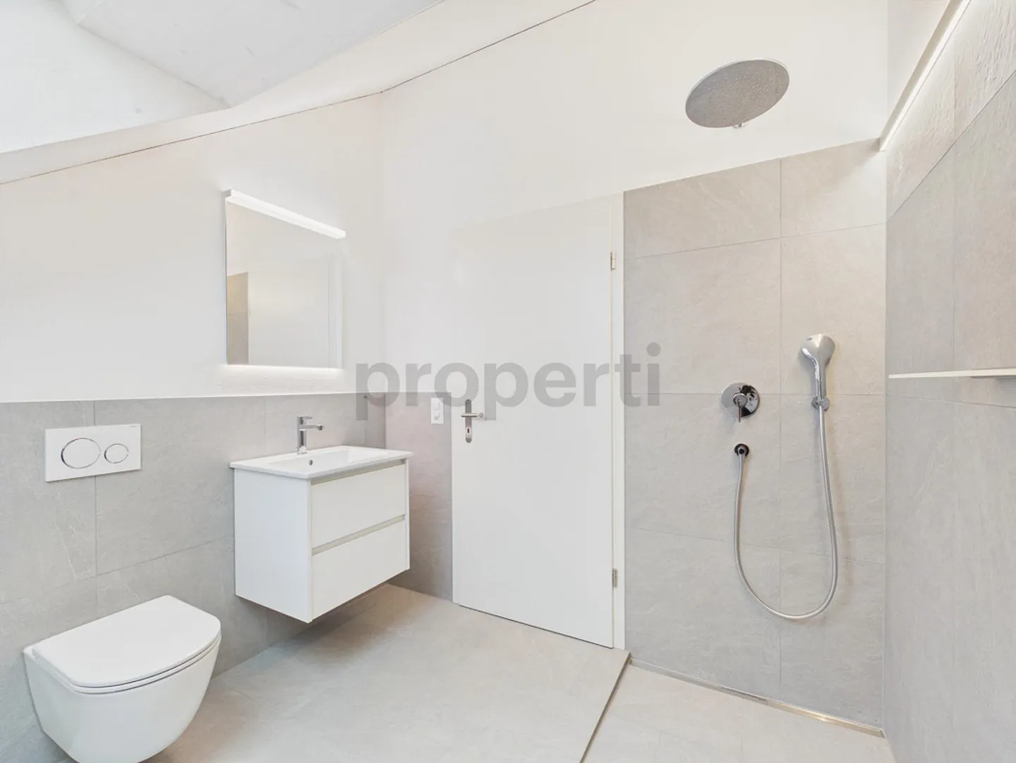 Penthouse avec vue - Votre nouveau chez-vous au cœur de Schneisingen - Photo 15 sur 18