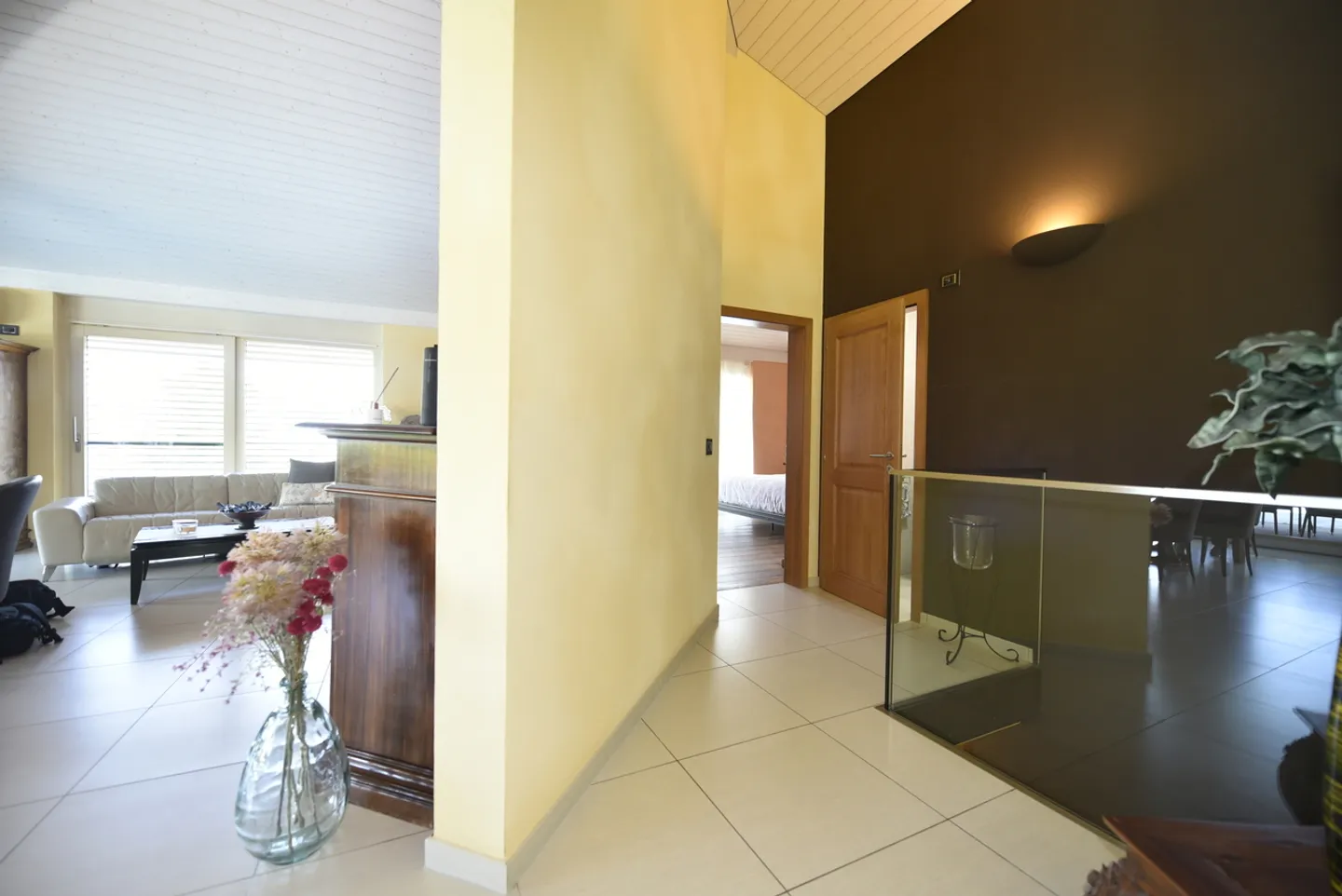 INDIVIDUAL VILLA, HAVEN OF PEACE ON THE BANKS OF LAKE NEUCHÂTEL - Photo 10 of 11