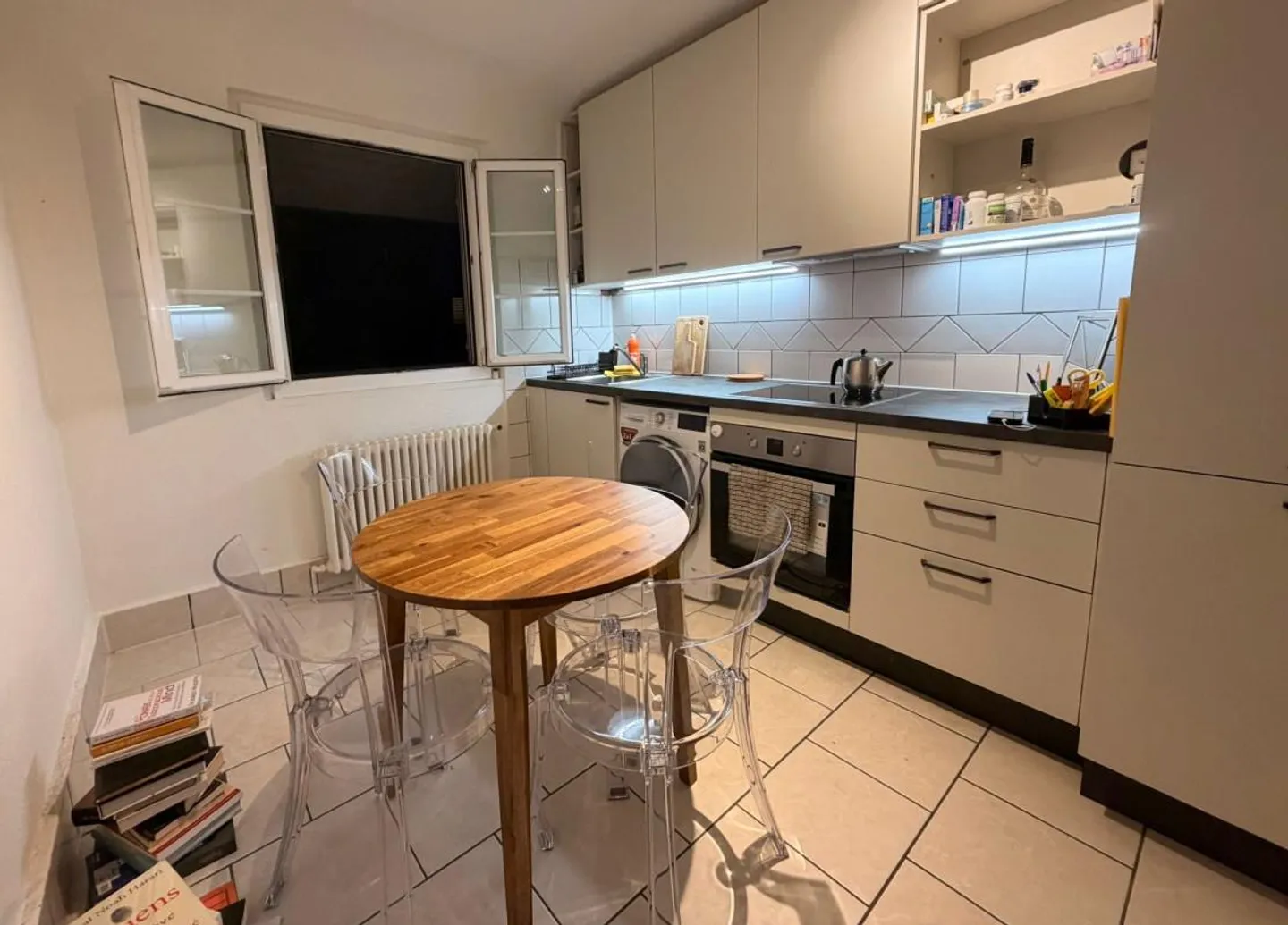 Appartement Charmant avec Terrasse - Photo 3 sur 6