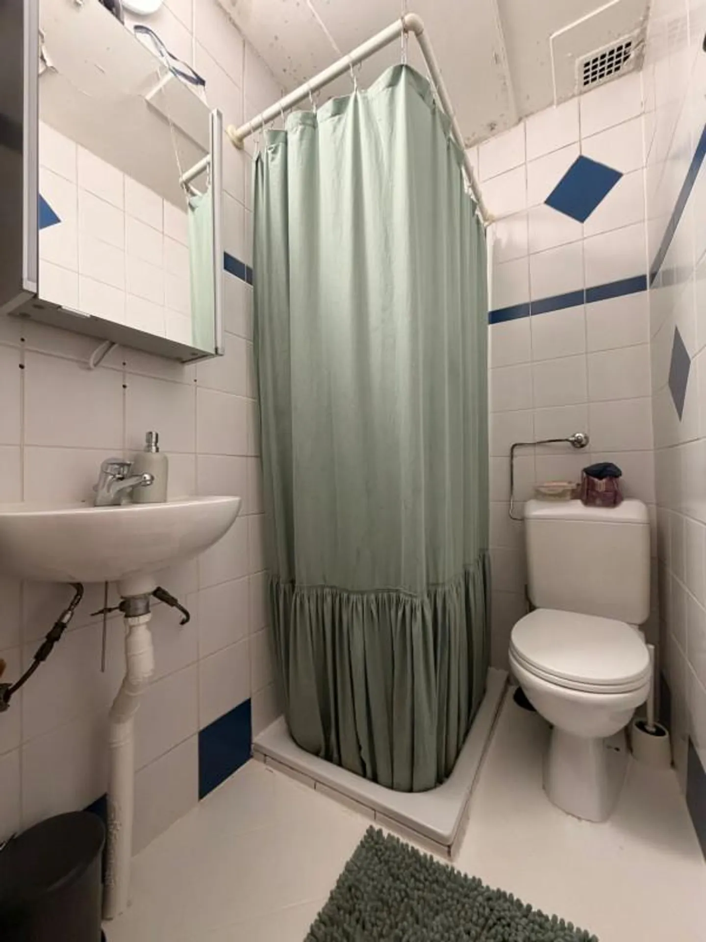 Appartement Charmant avec Terrasse - Photo 5 sur 6