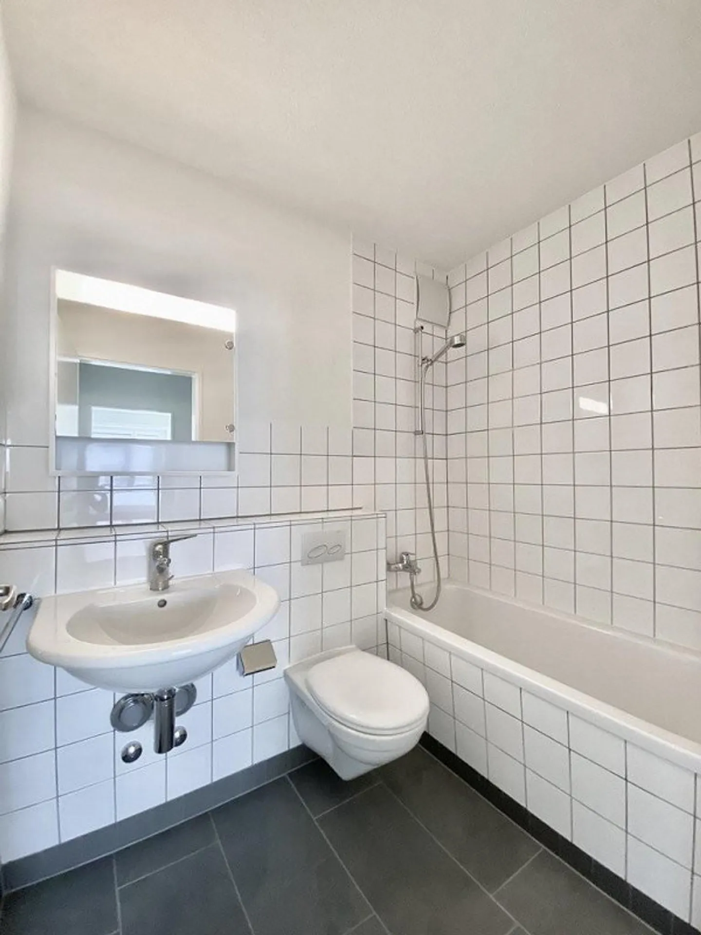 Cozy 4.5-room apartment in beautiful Birsfelden - Photo 4 of 10