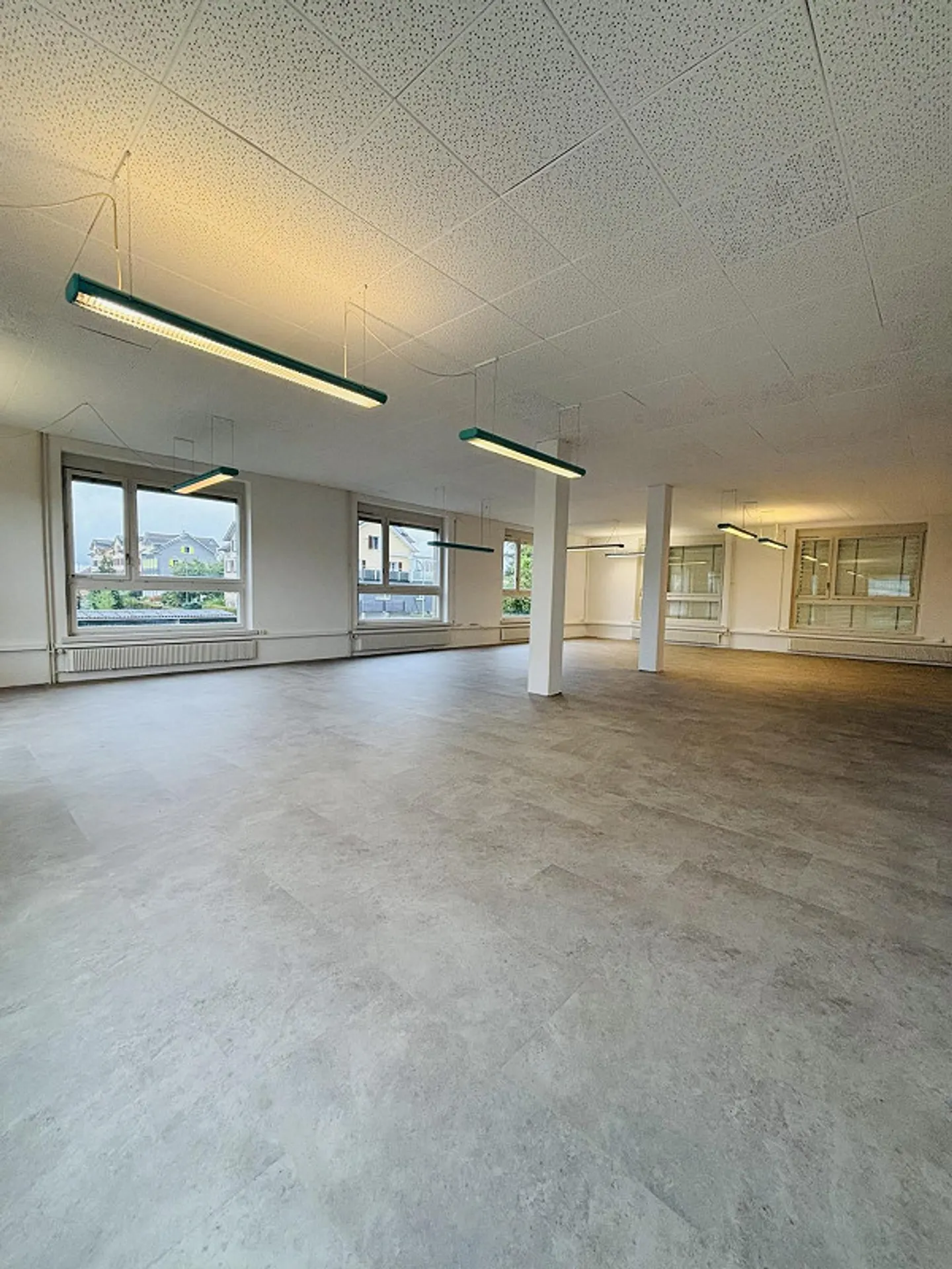 Attractive Office (Commercial Space) 120m2 - Photo 1 of 6