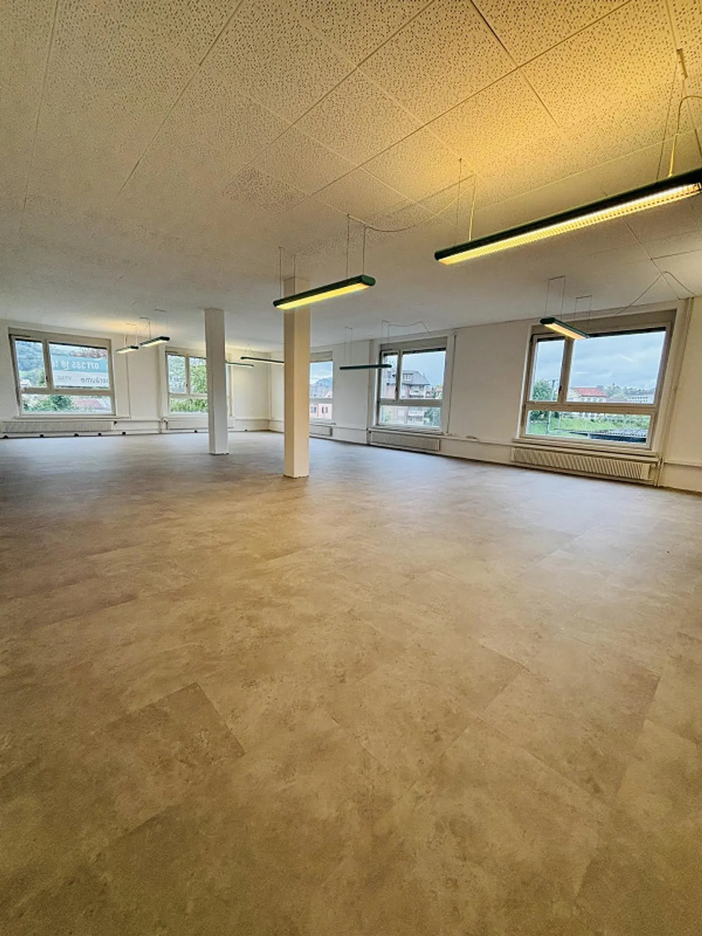 Attractive Office (Commercial Space) 120m2 - Photo 2 of 6