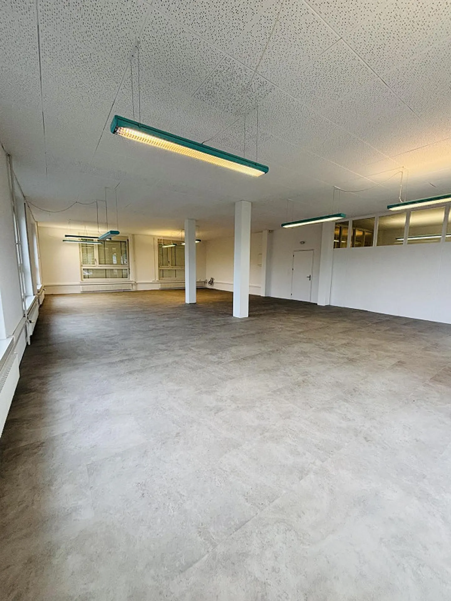 Attractive Office (Commercial Space) 120m2 - Photo 3 of 6