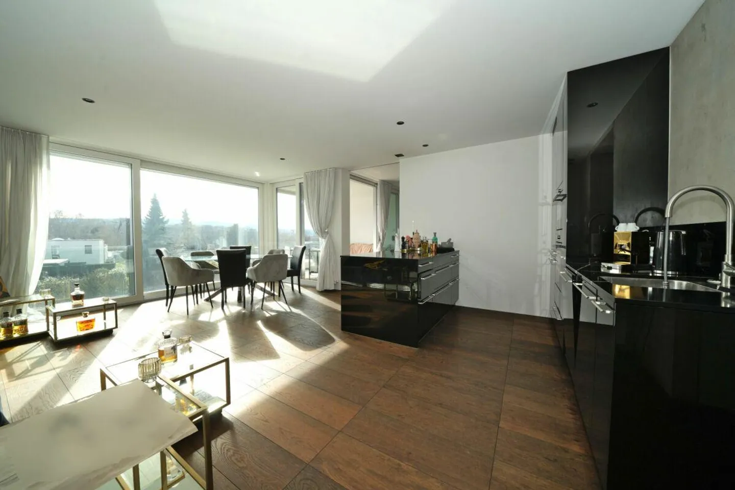 Hochwertige Wohnung an bester Lage mit separatem Büro - Photo 3 of 10