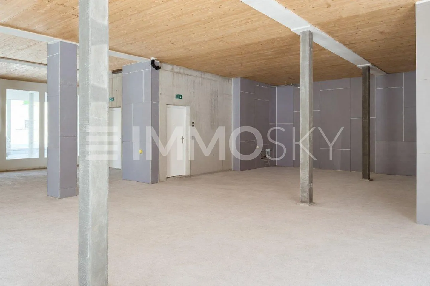 Espace commercial moderne avec potentiel d'extension et grande surface extérieure - Photo 5 sur 5