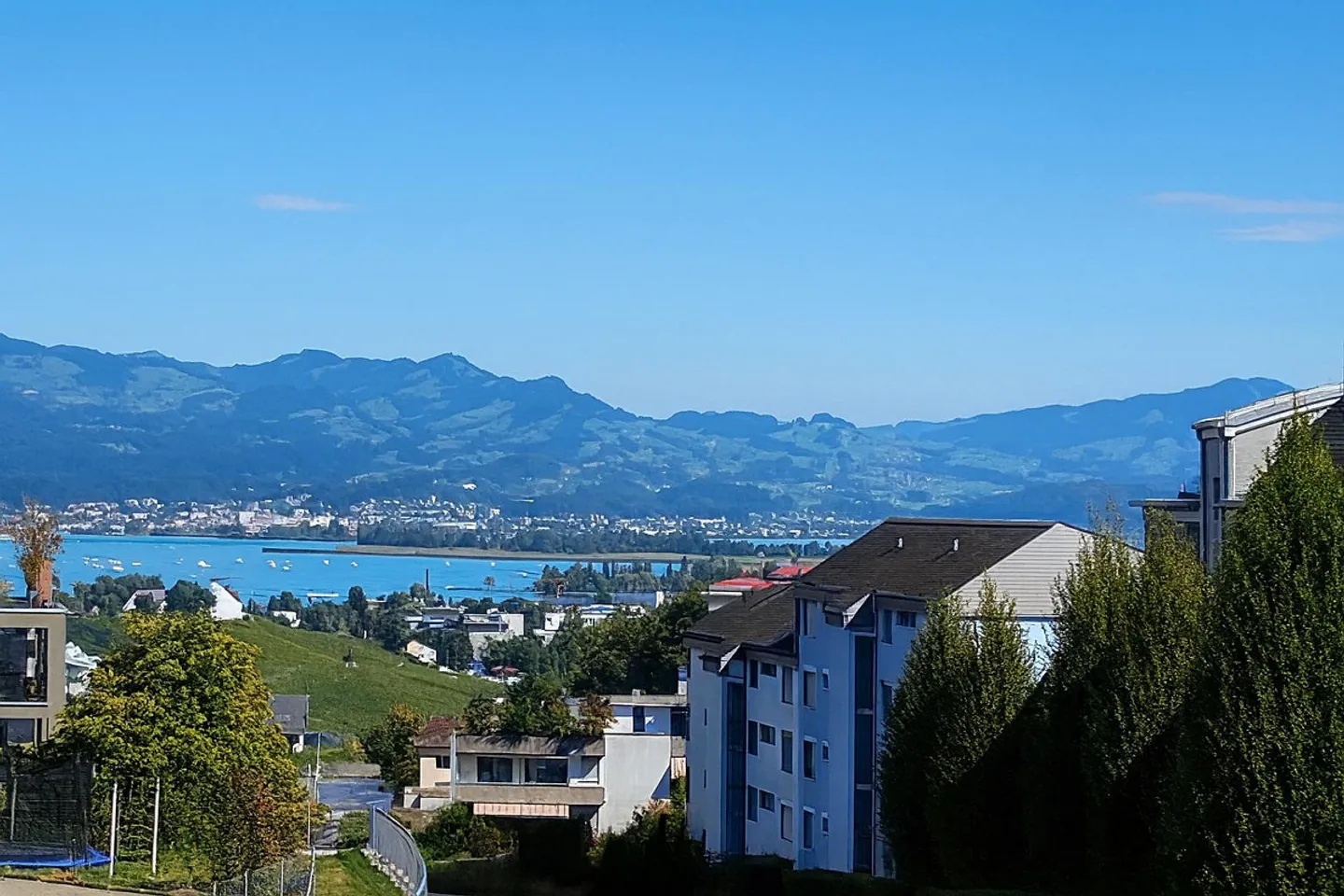 Appartement moderne de 4,5 pièces avec jardin à Wilen bei Wollerau - Photo 9 sur 10