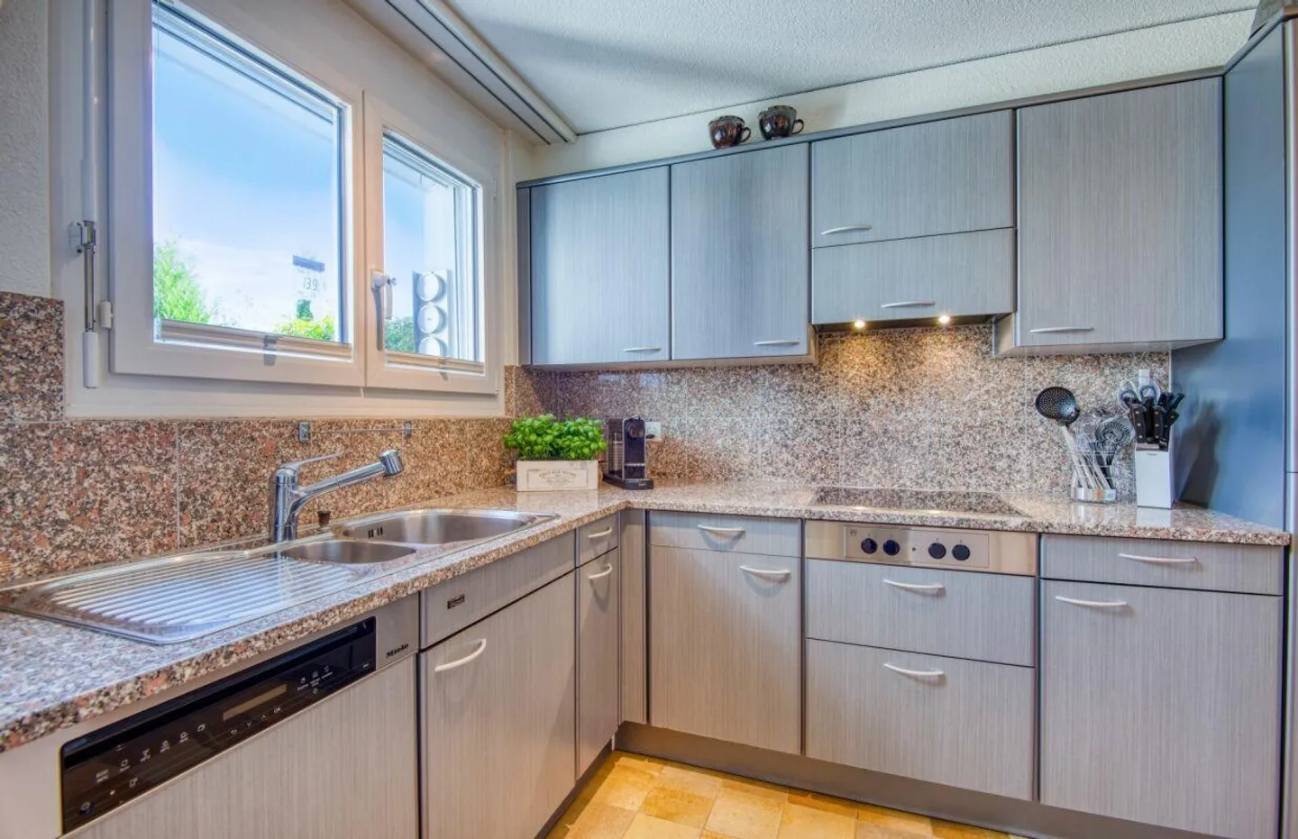 Charmantes Haus mit Seeblick - Foto 5 von 14