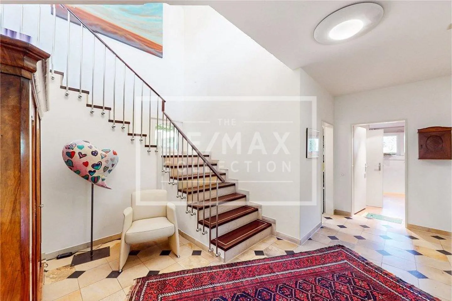 Rare Opportunity: Top 5.5+ Penthouse with Garden, 225 m² Living Space + 210 m² Outdoor Area - Photo 9 of 13