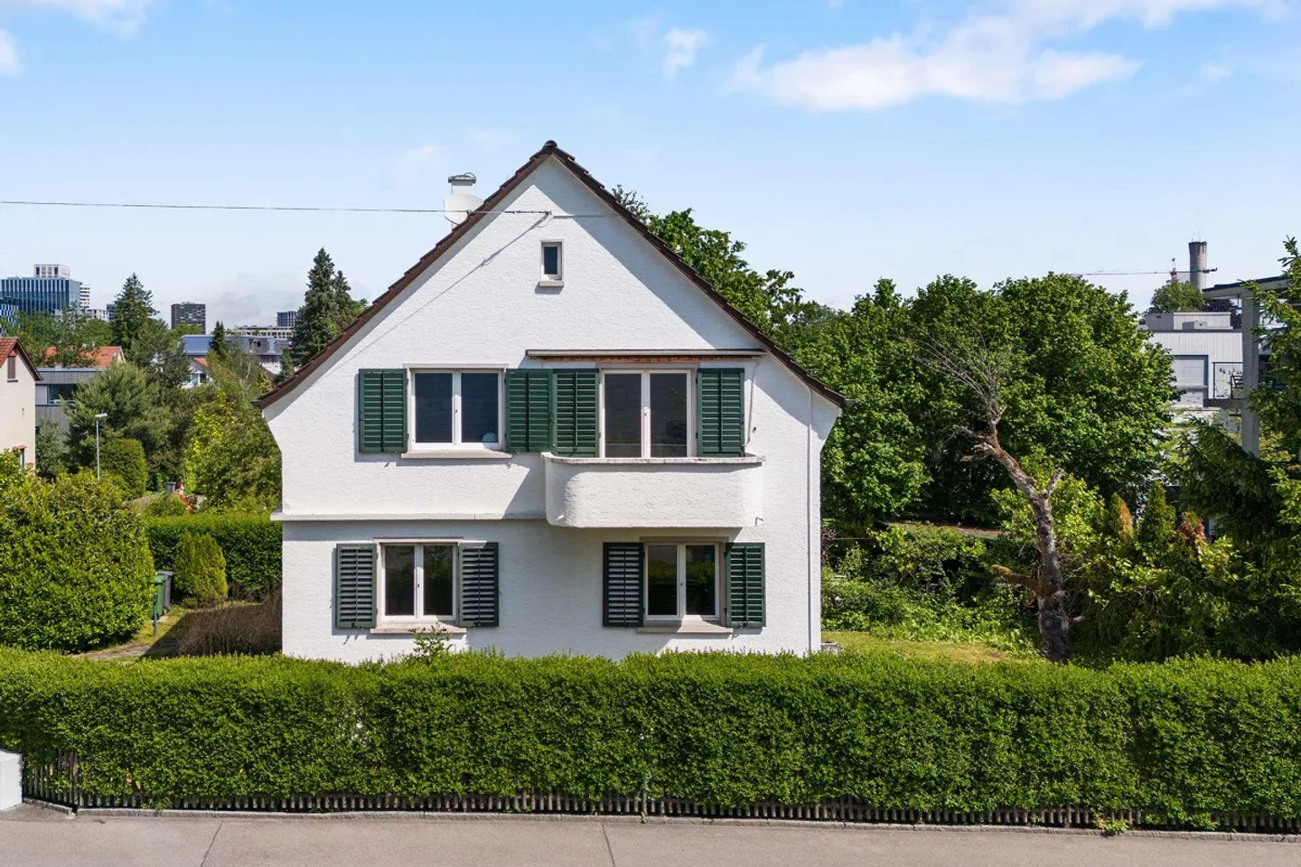 Charming Single-Family Home with Dream Garden in Quiet Residential Area - Photo 2 of 9