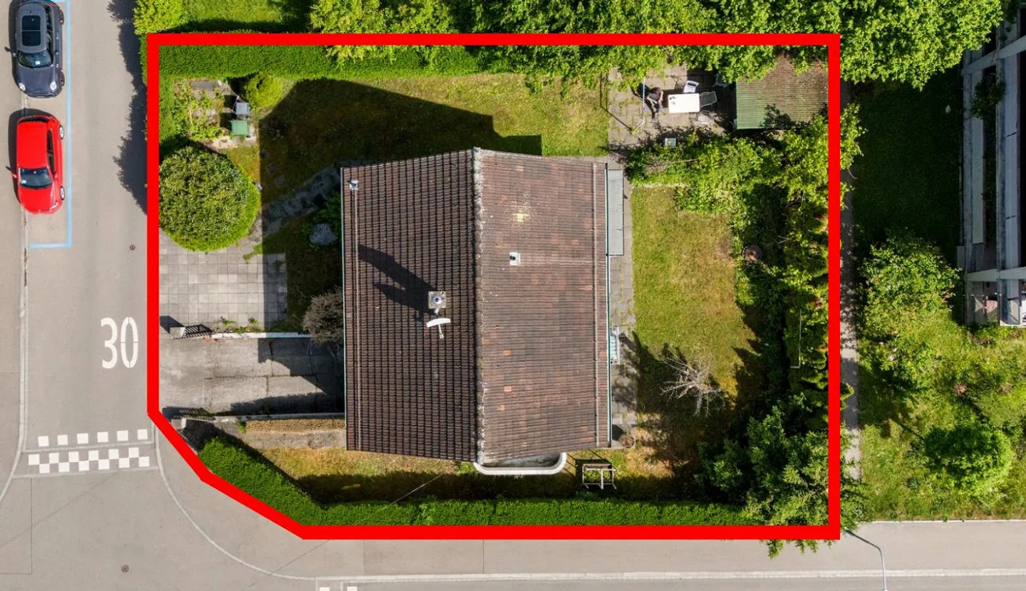 Charming Single-Family Home with Dream Garden in Quiet Residential Area - Photo 4 of 9