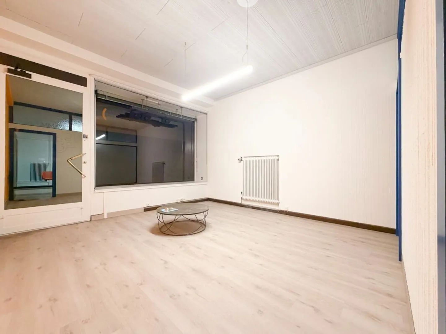 Commercial space for rent in the center of Saxon - Photo 3 of 7