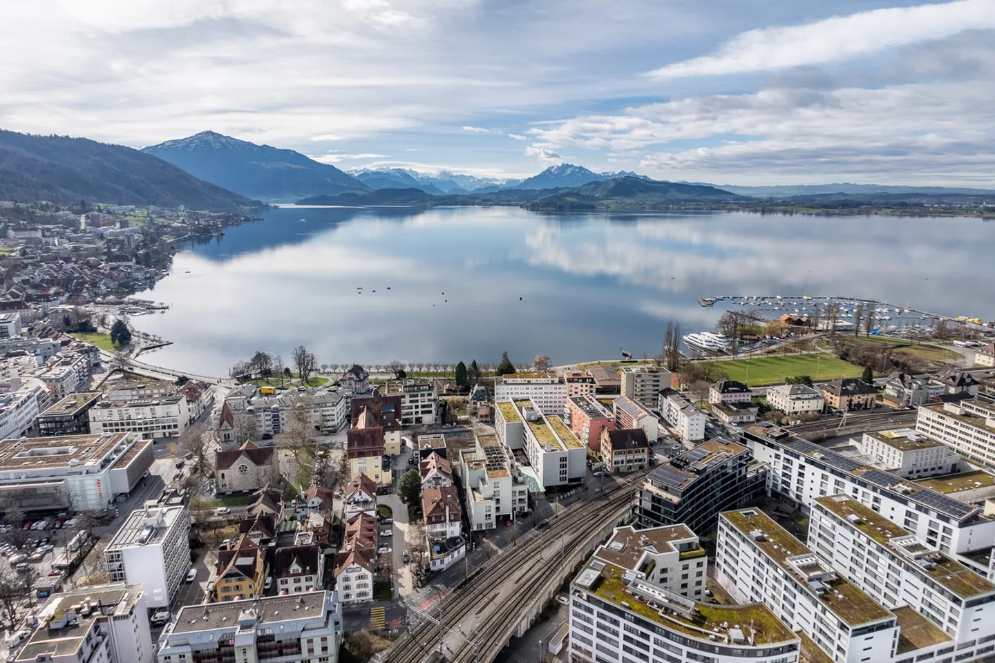 Modern 2.5 room apartment in the heart of Zug - Photo 1 of 2