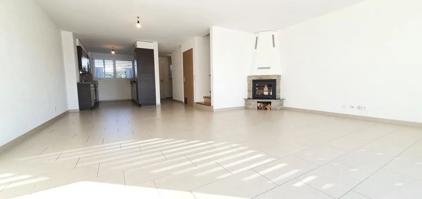 À 12 minutes de l'arrêt M2 Croisette. Villa 5.5 pcs à vendre - Photo 1 of 9