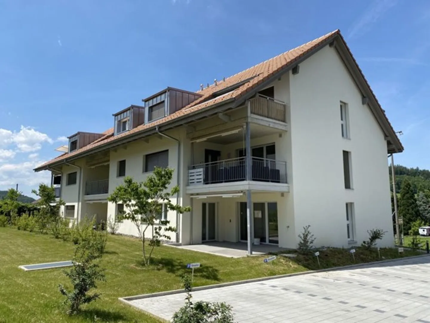 Ampio appartamento di 4,5 stanze al 1° piano con balcone - Foto 1 di 6