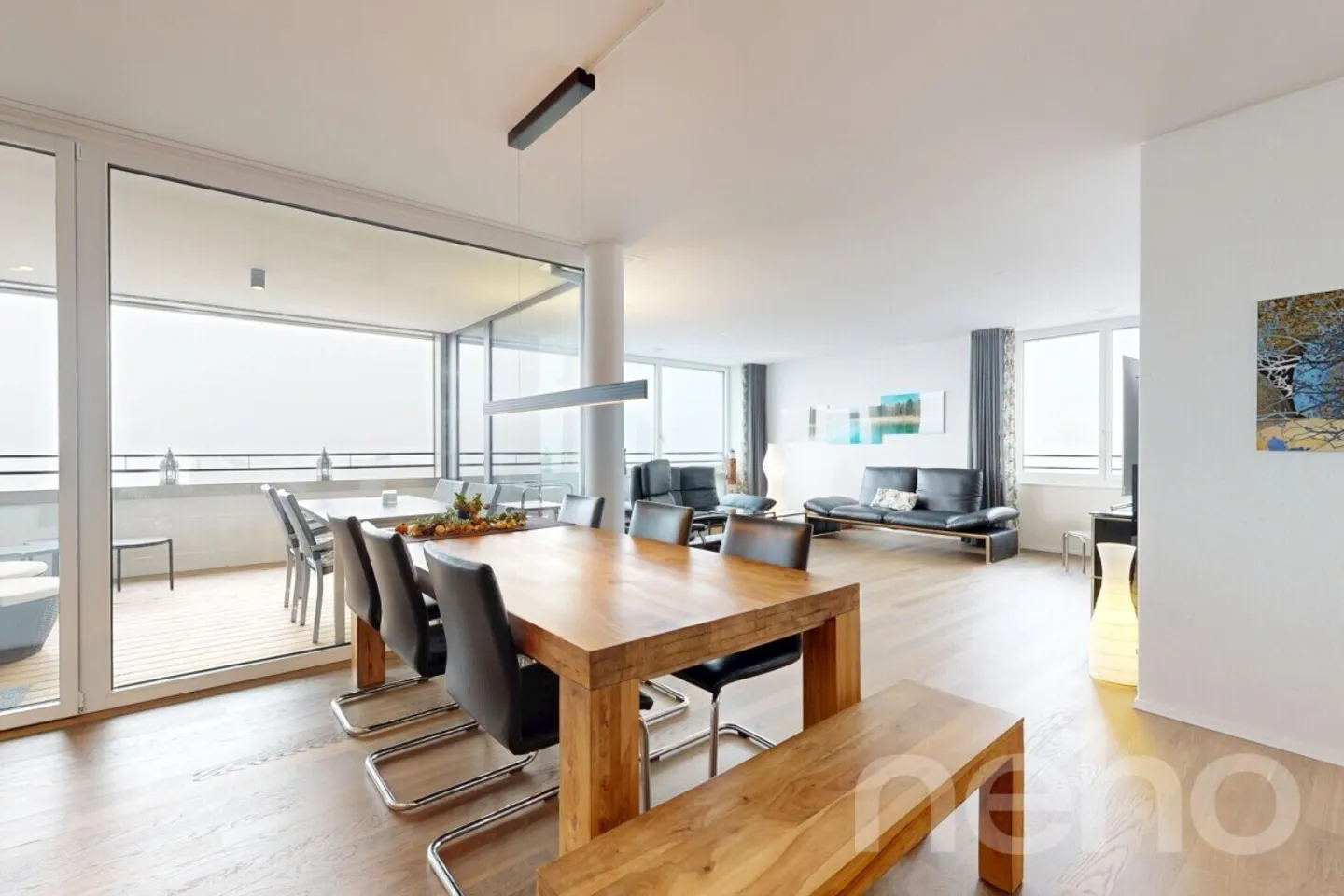 Moderne 4.5-Zimmerwohnung mit Loggia, Weitblick und Tiefgaragenplätzen - Foto 3 von 11