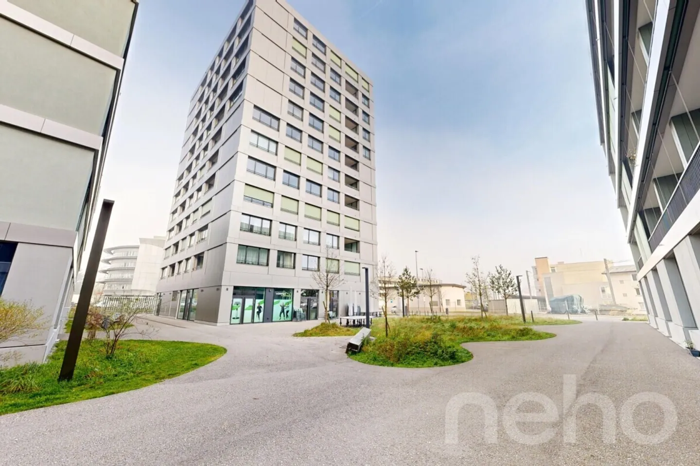 Moderne 4.5-Zimmerwohnung mit Loggia, Weitblick und Tiefgaragenplätzen - Foto 1 von 11