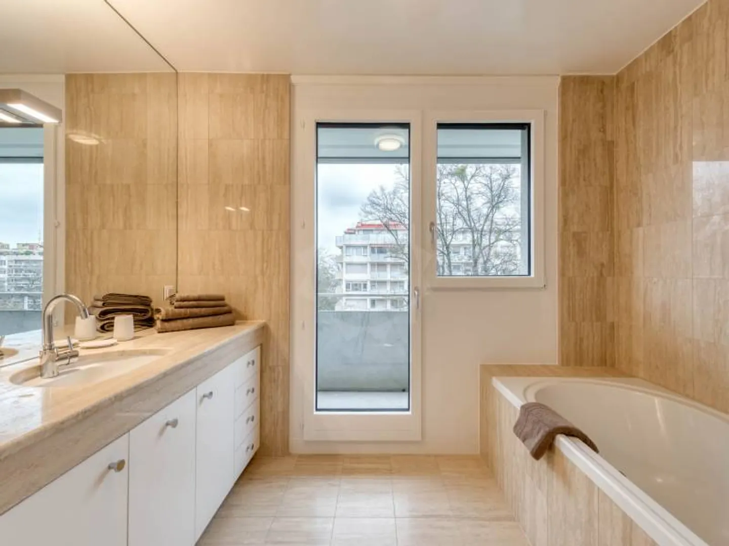 Luxury Apartment in Malagnou - Photo 9 of 10