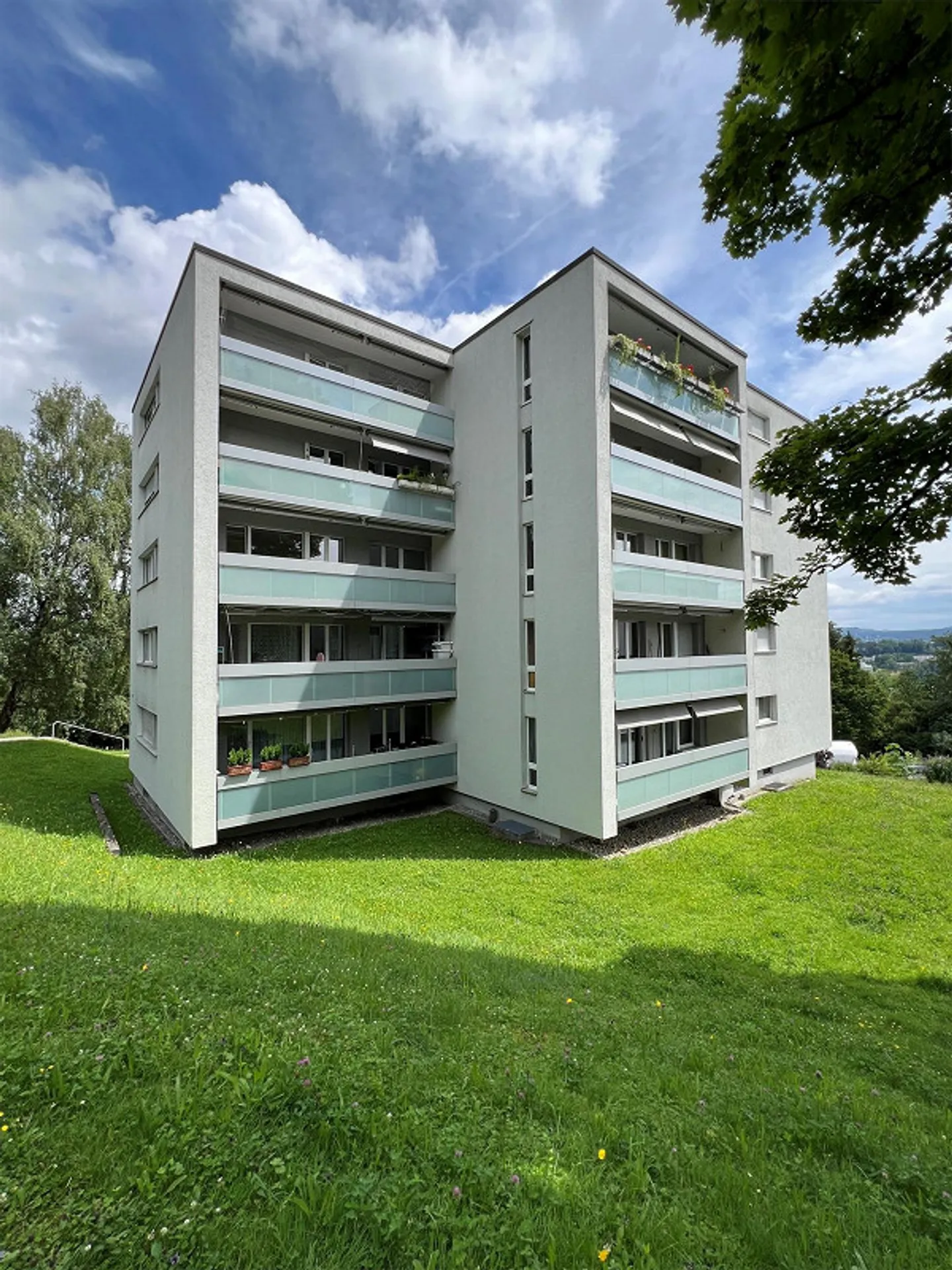 Wir lassen Ihr Fahrzeug nicht mehr im Regen stehen - Foto 1 von 1