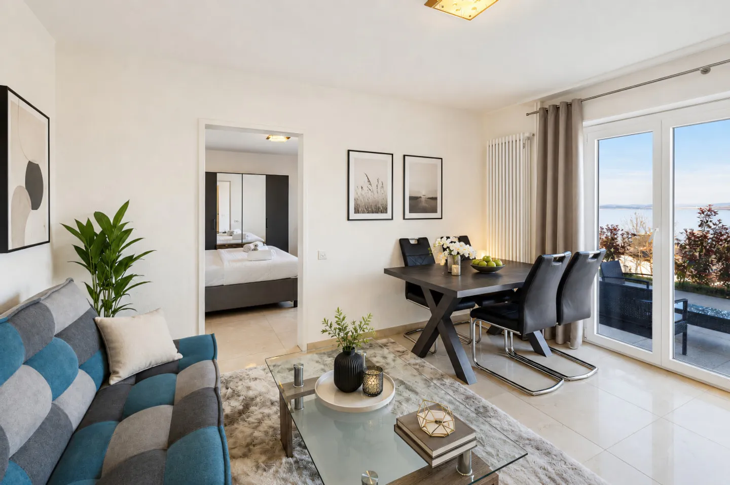 Magnificent furnished 2-room apartment located in a residential area of villas - Photo 3 of 8