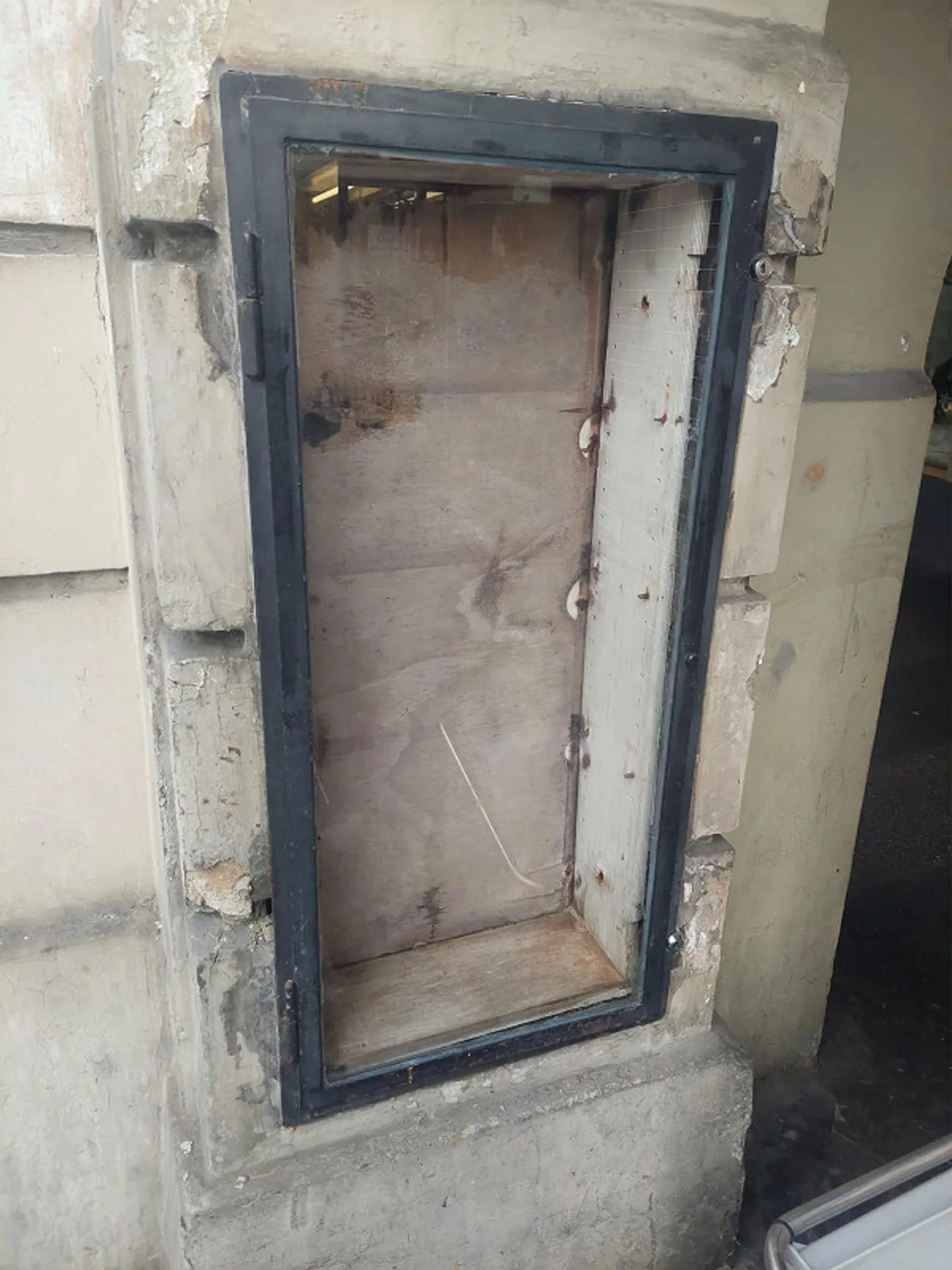 Piccolo espositori in affitto in una posizione centrale! - Foto 1 di 1