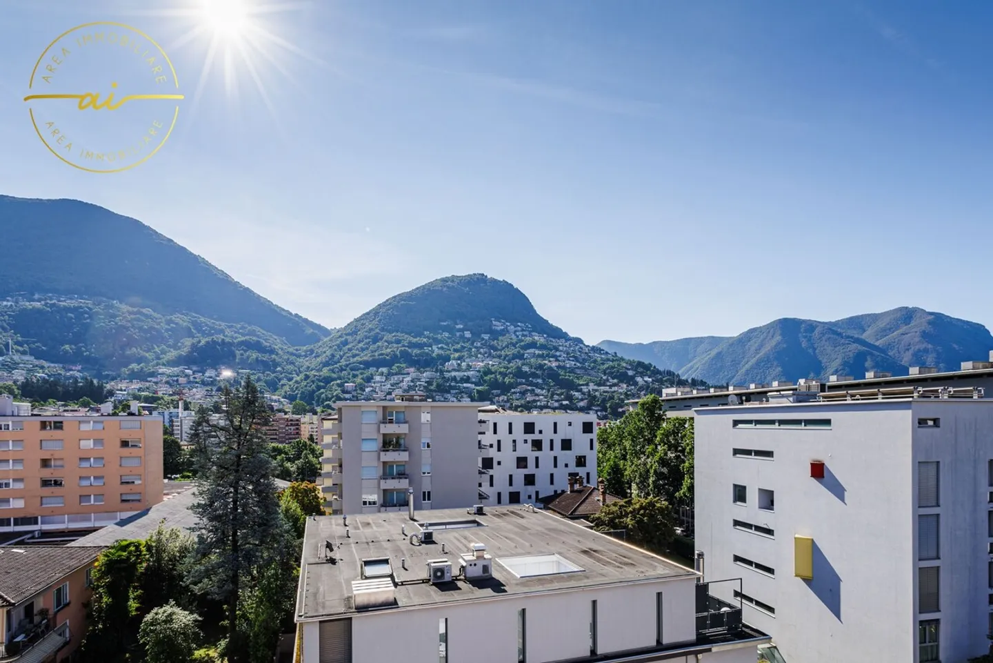 Appartamento moderno e luminoso di 2,5 stanze con terrazza e balcone – Lugano - Foto 1 di 13