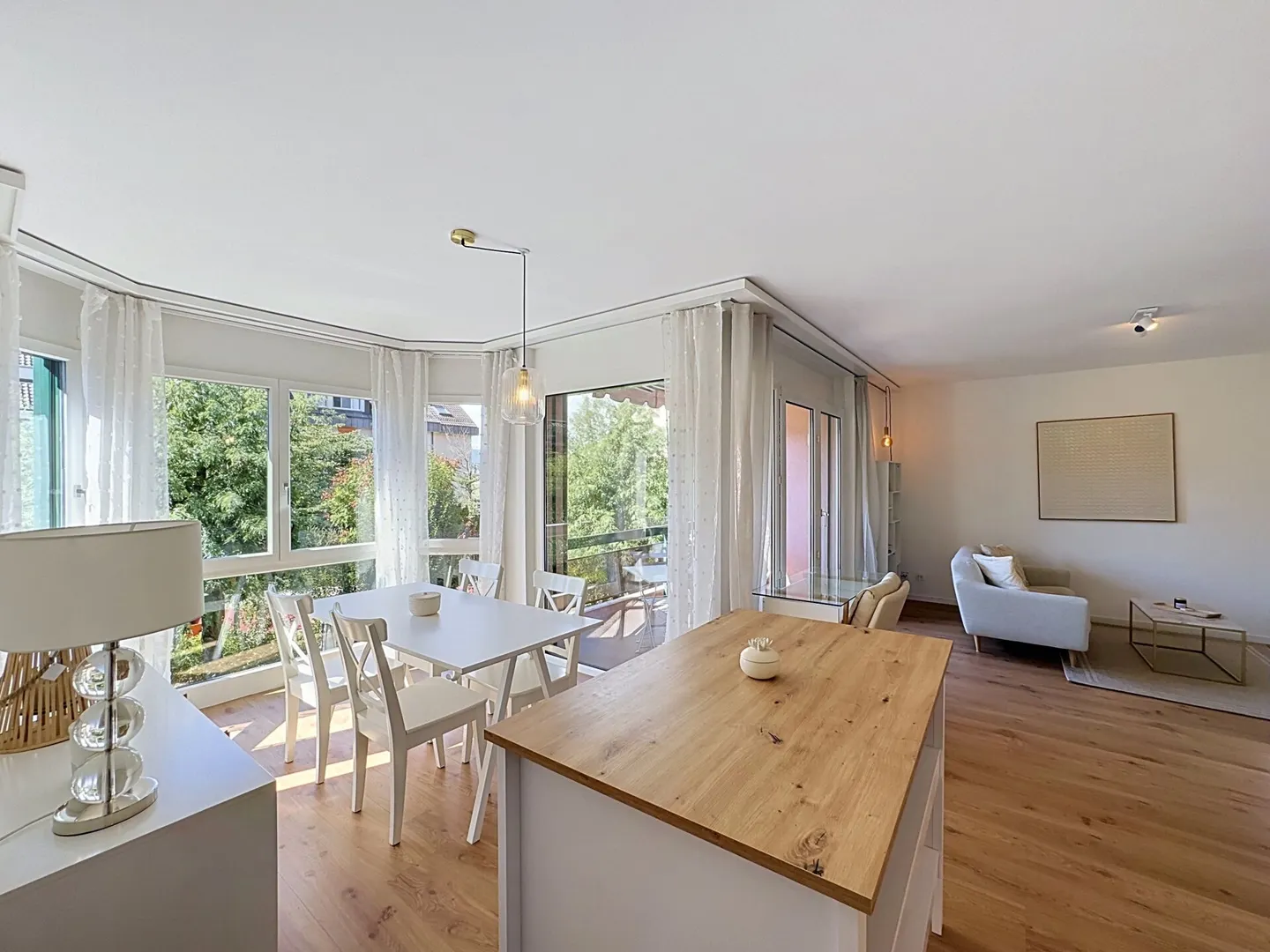 Renovierte, helle und perfekt gelegene Wohnung in Ecublens - Foto 1 von 9